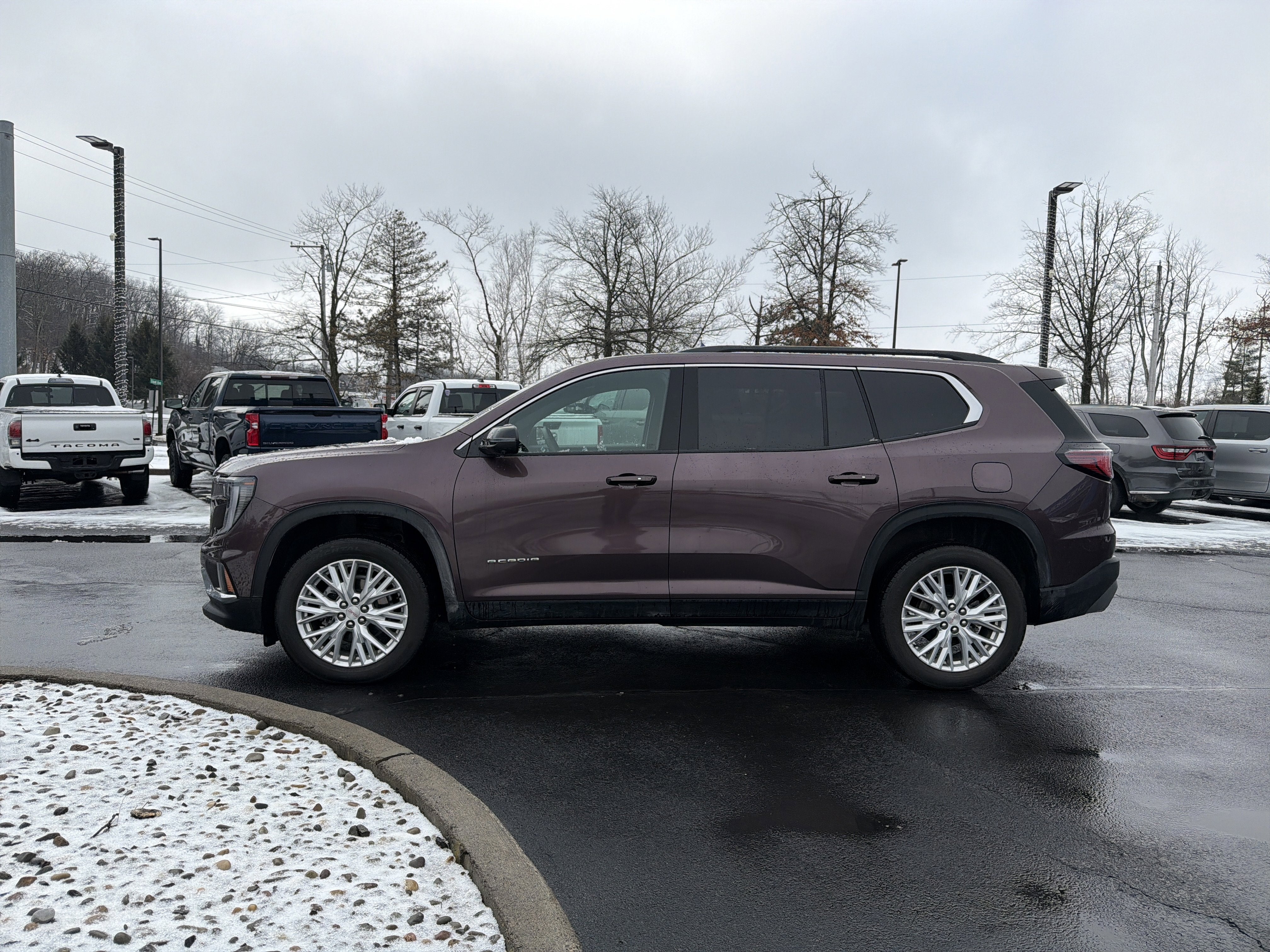 2024 GMC Acadia Elevation