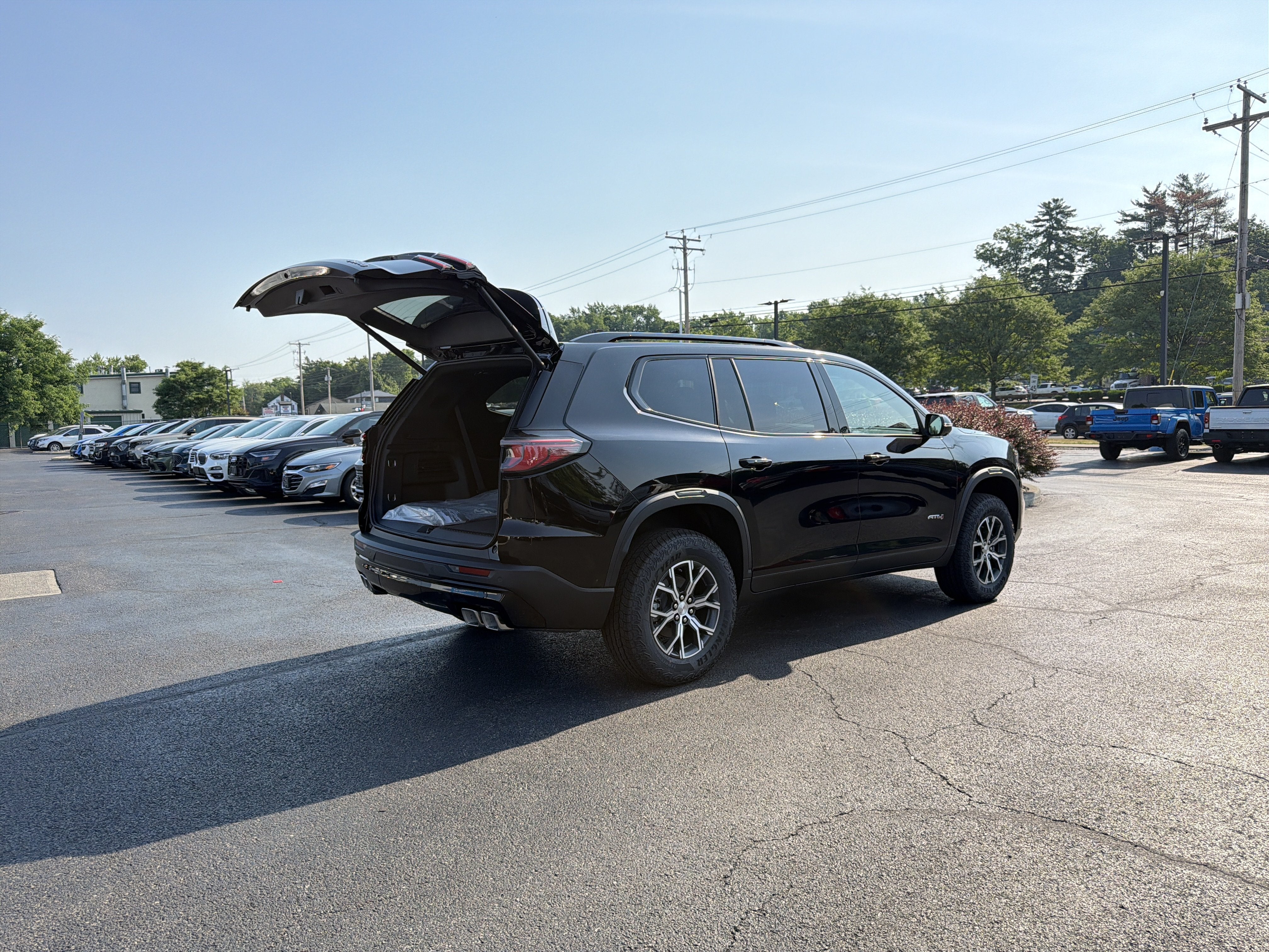 2026 GMC Acadia AT4