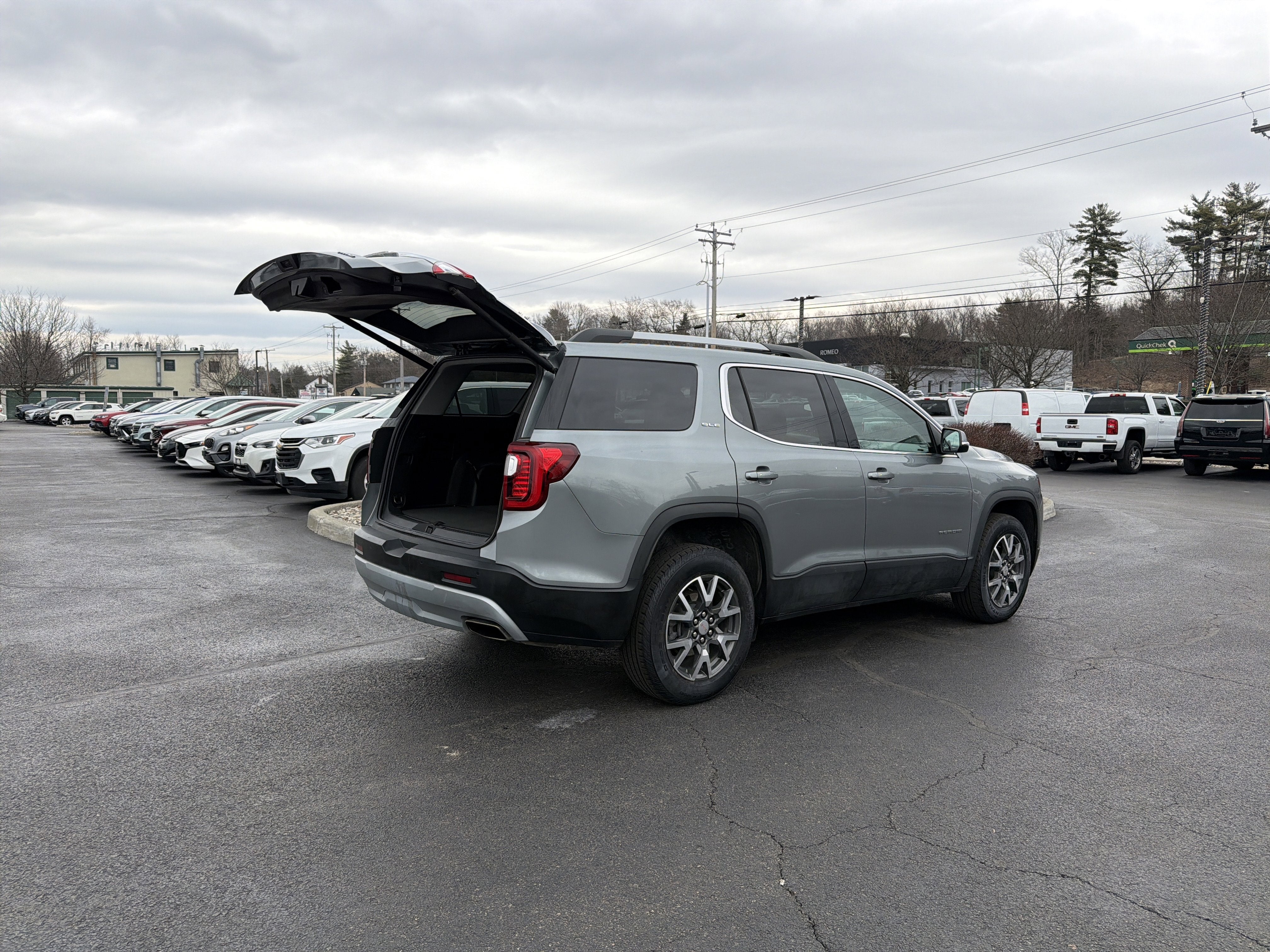 2023 GMC Acadia SLE