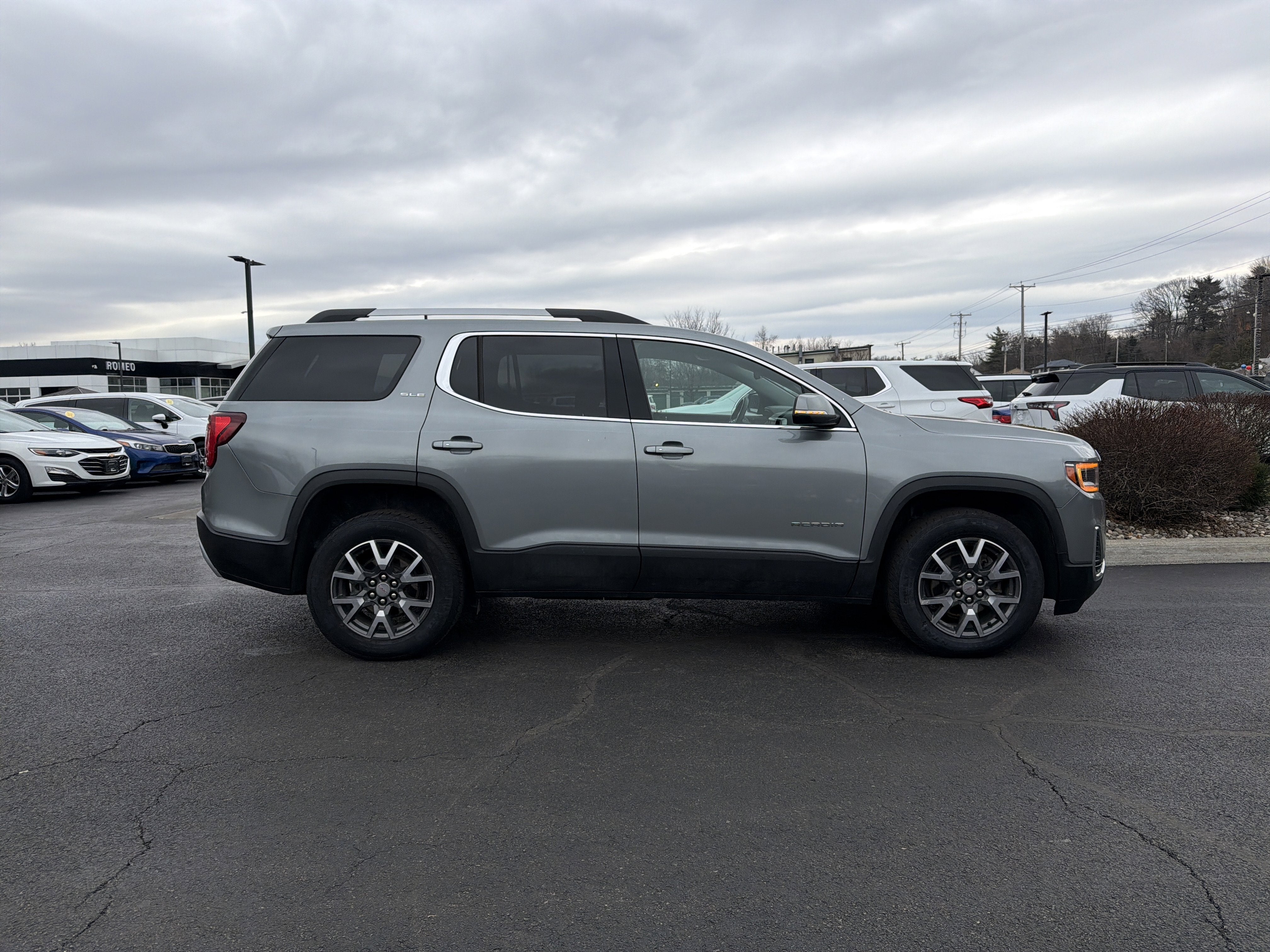 2023 GMC Acadia SLE