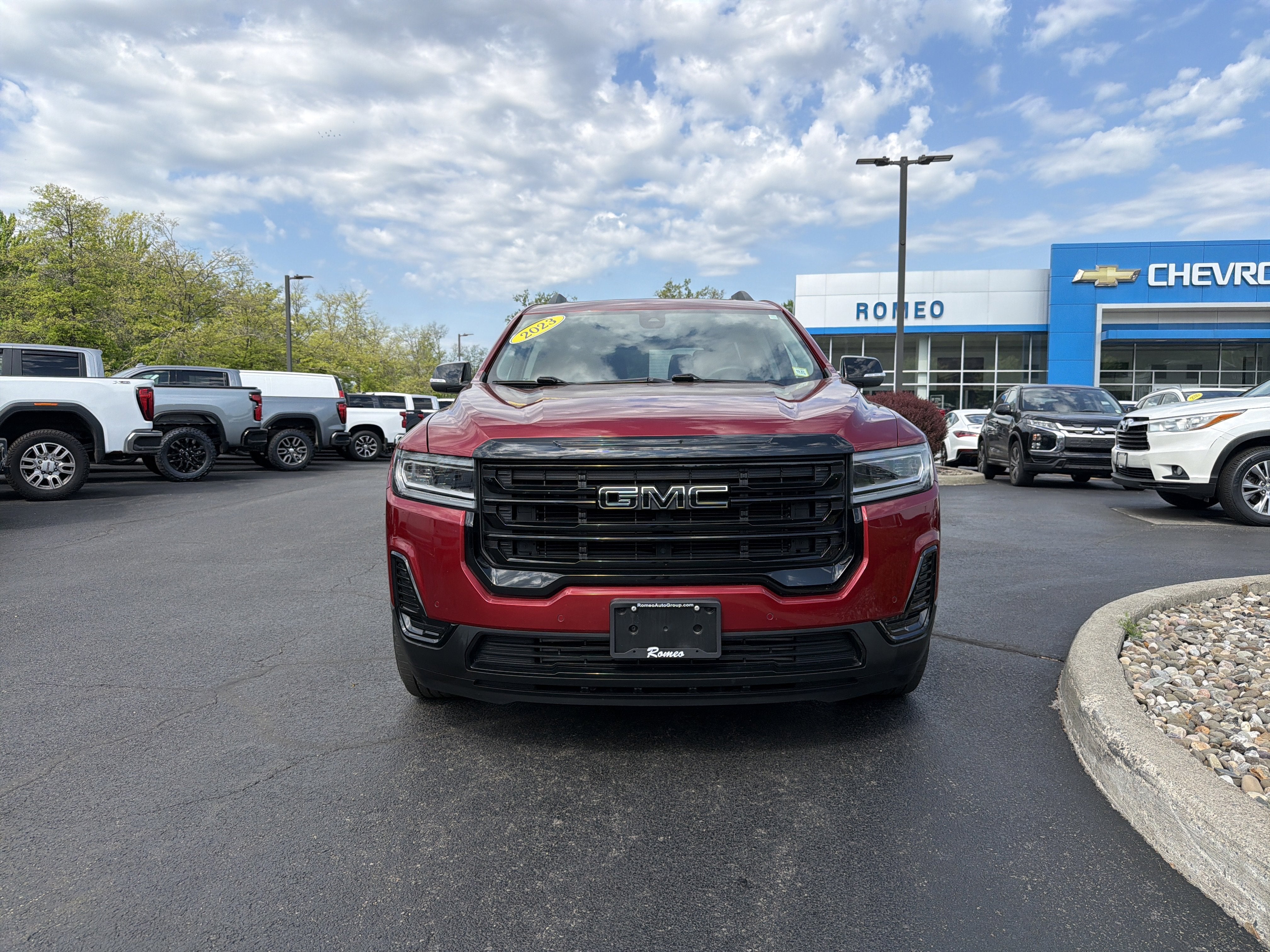 2023 GMC Acadia SLE