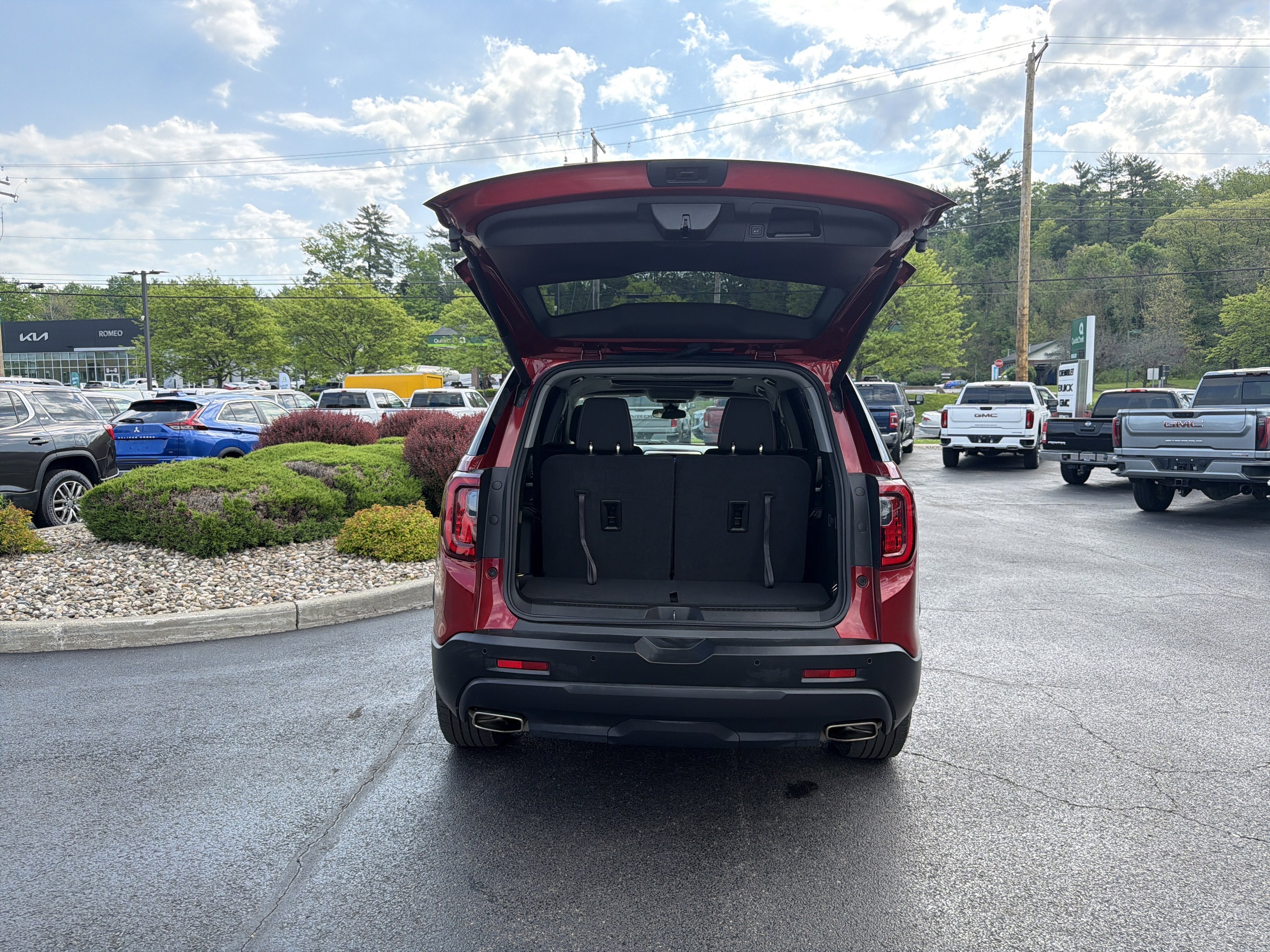 2023 GMC Acadia SLE