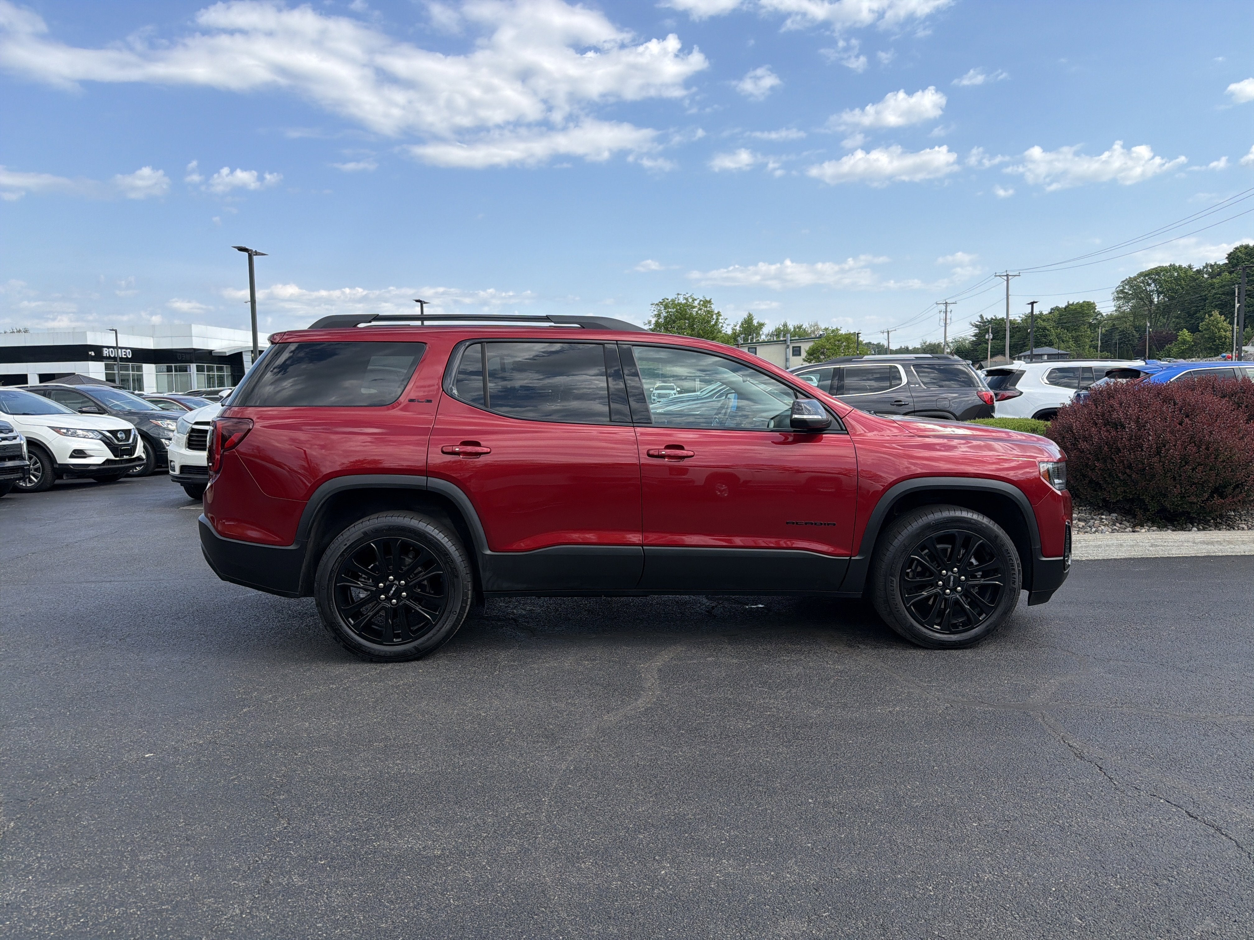 2023 GMC Acadia SLE