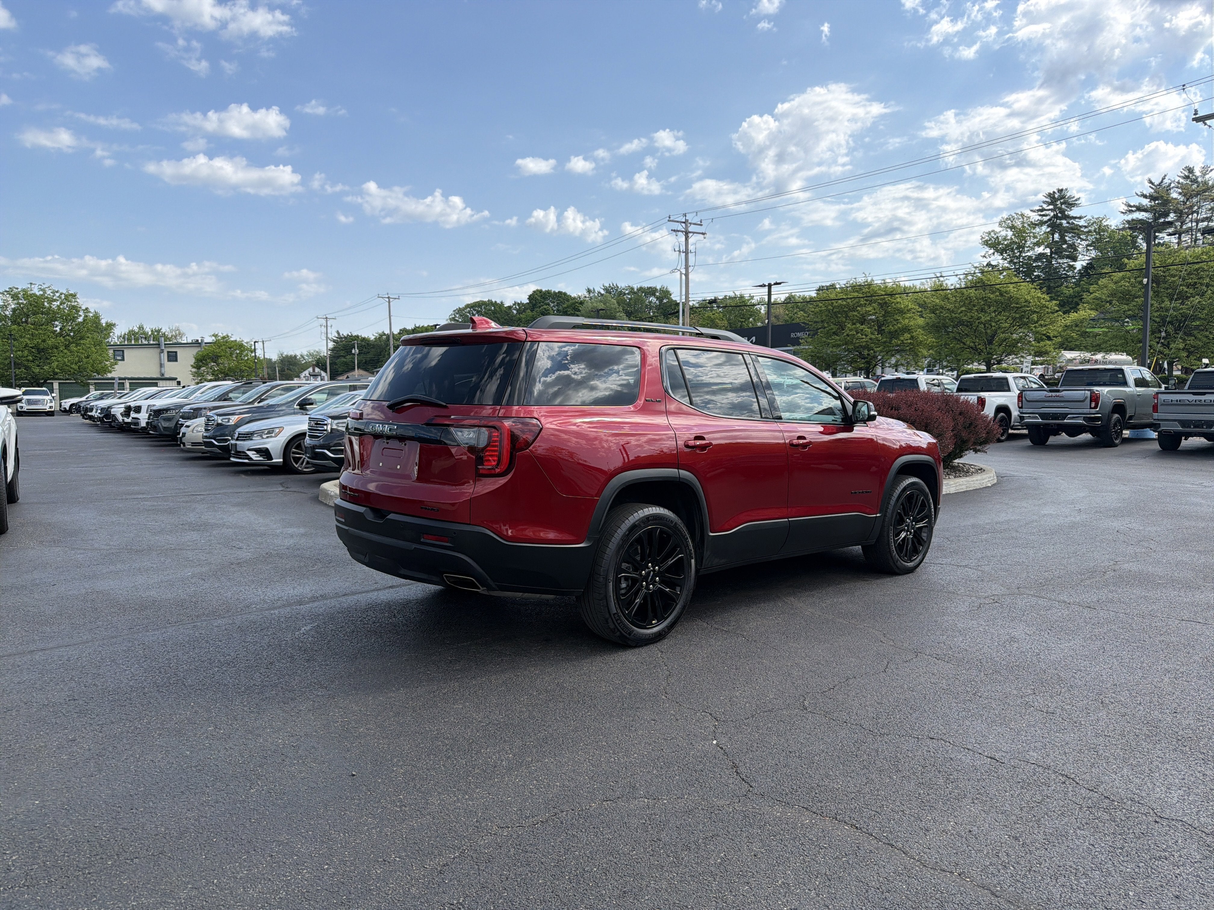 2023 GMC Acadia SLE