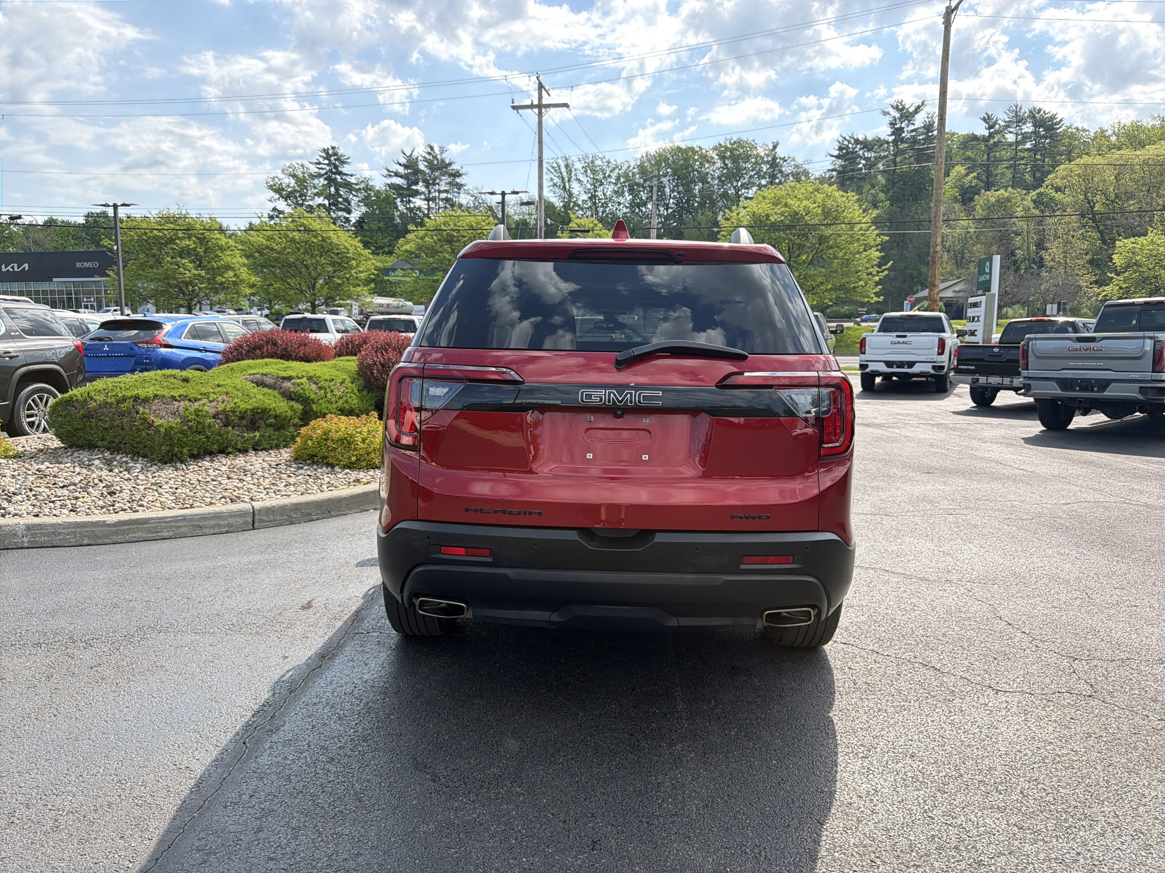 2023 GMC Acadia SLE