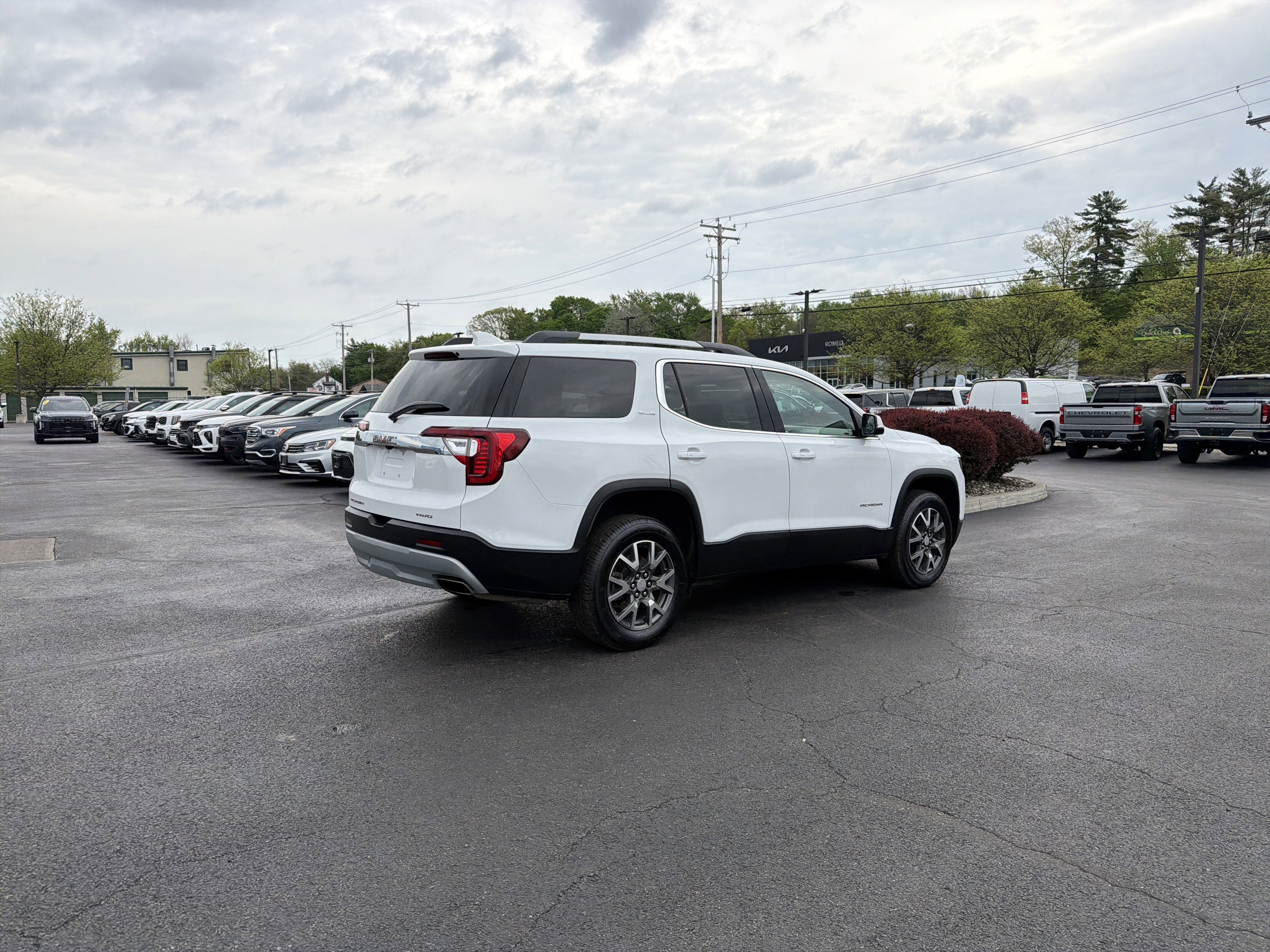 2023 GMC Acadia SLE