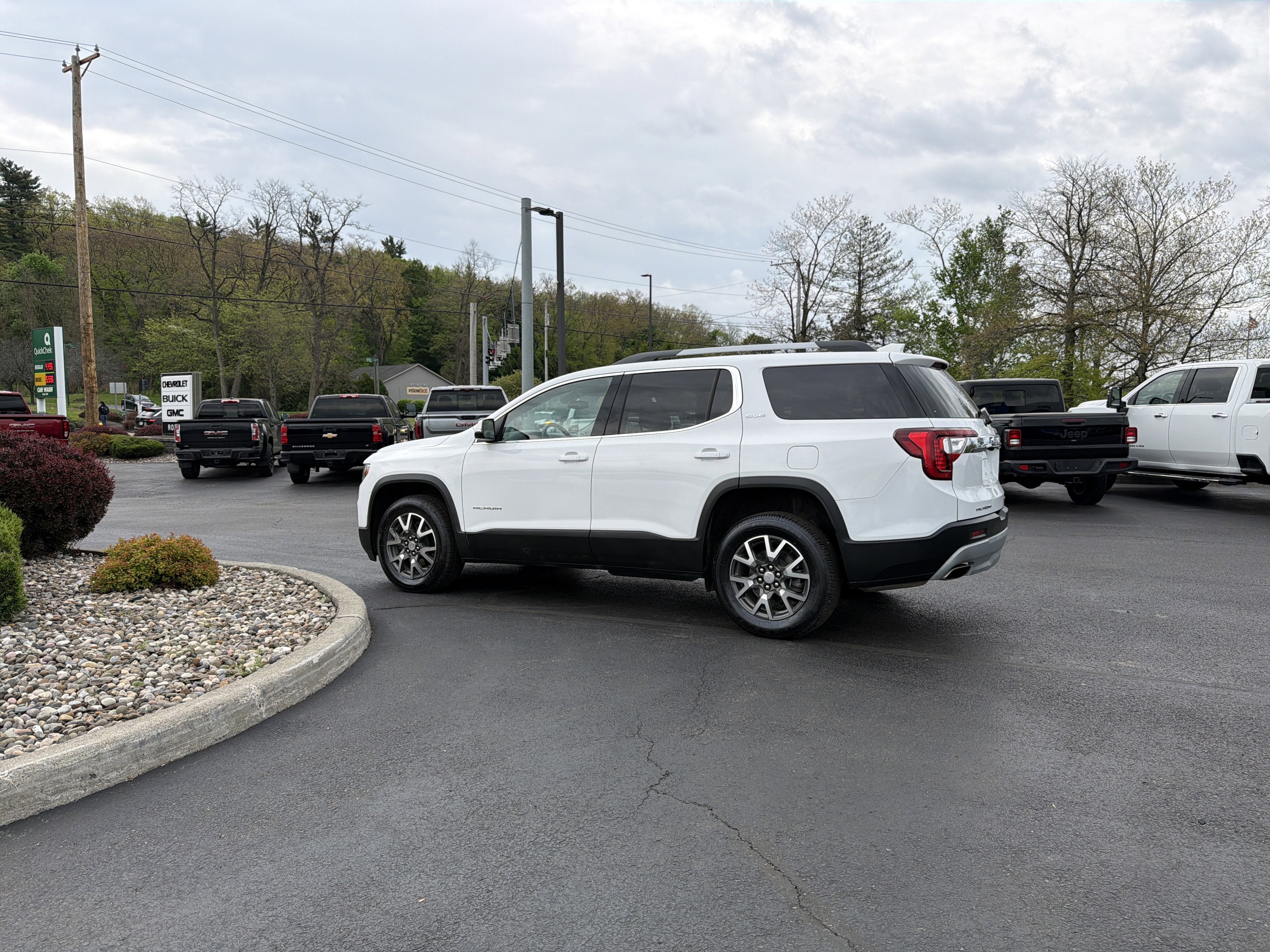 2023 GMC Acadia SLE