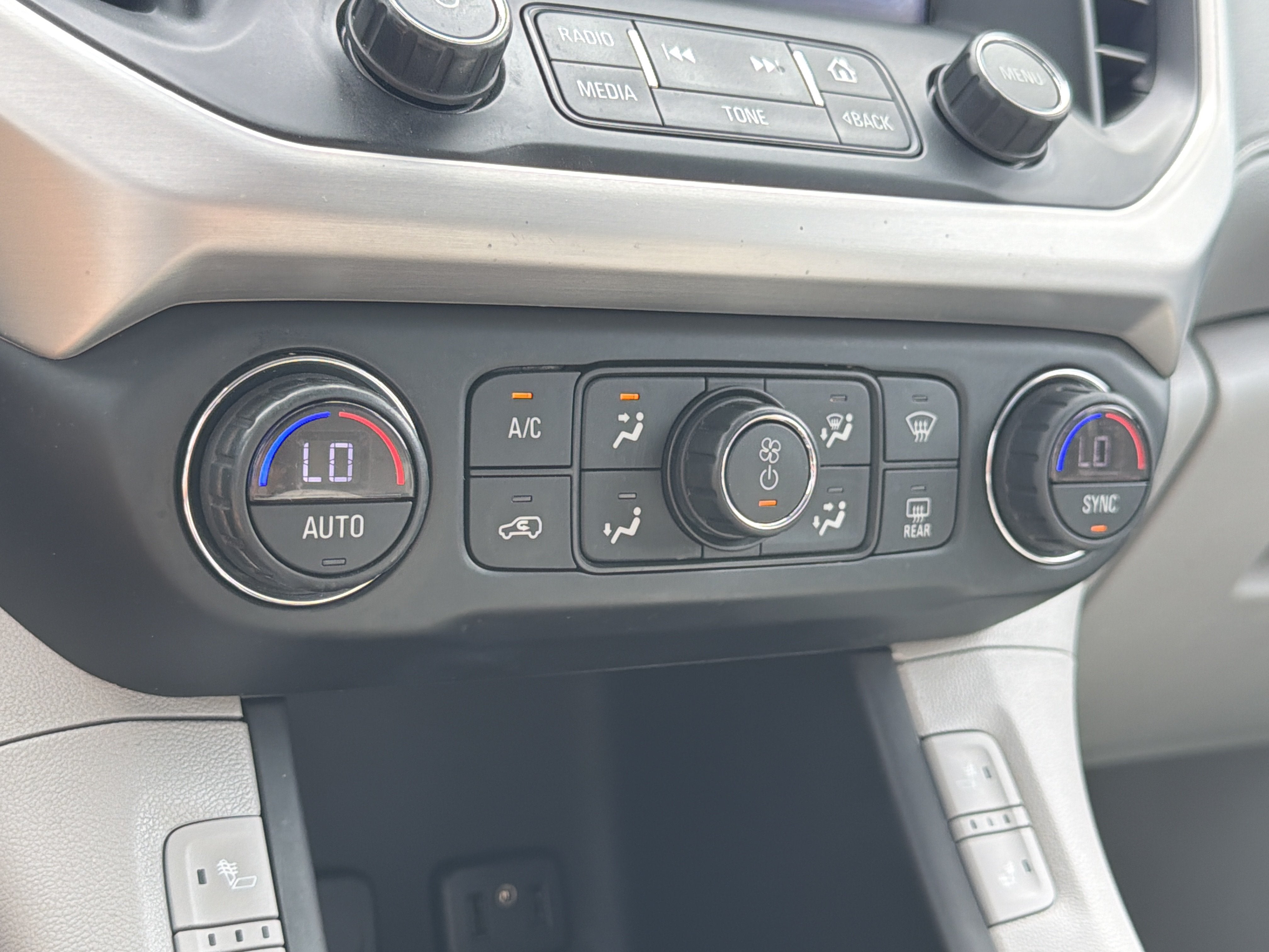 2018 GMC Acadia SLE