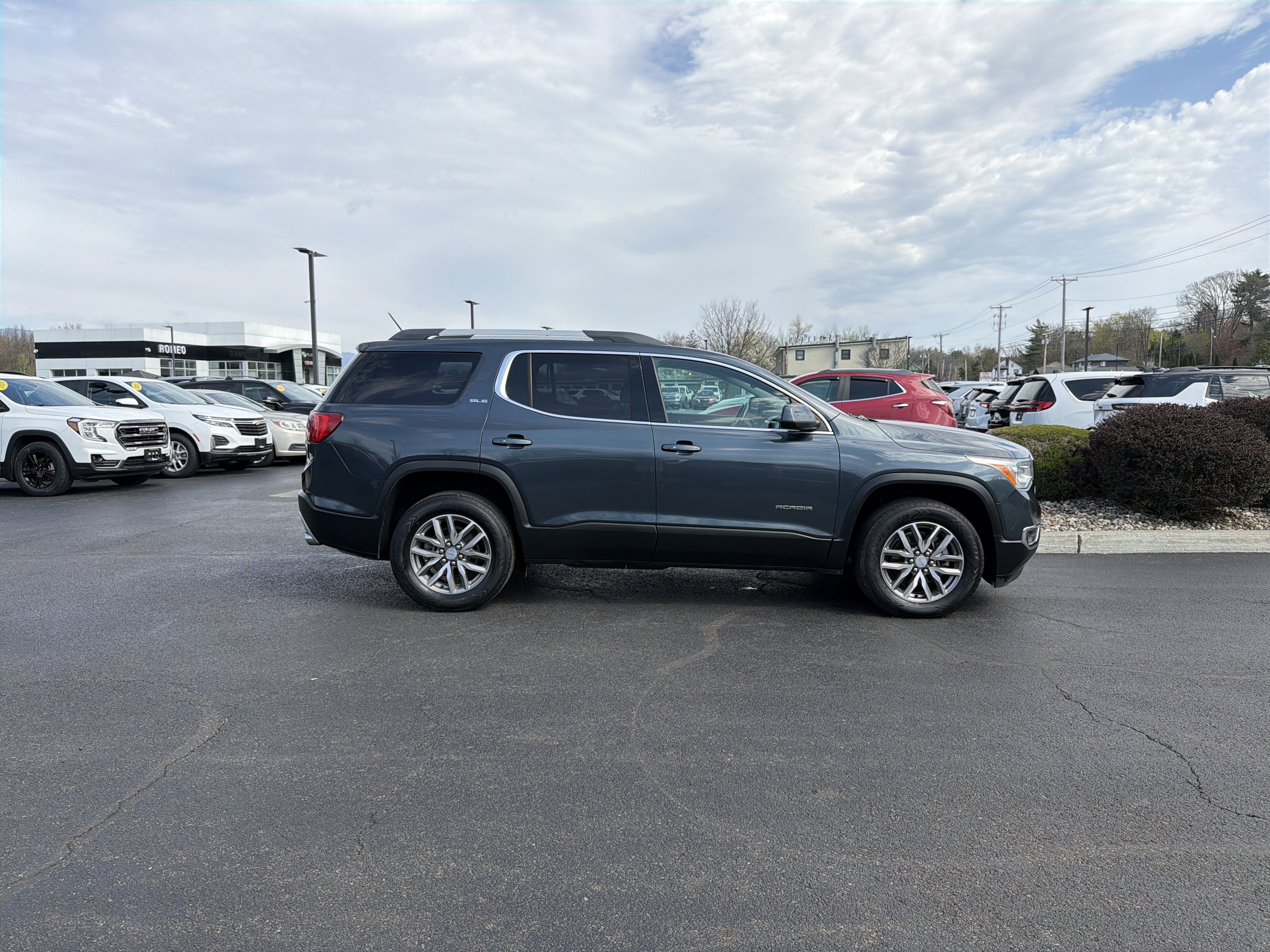 2019 GMC Acadia SLE