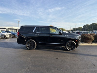 2023 GMC Yukon SLT