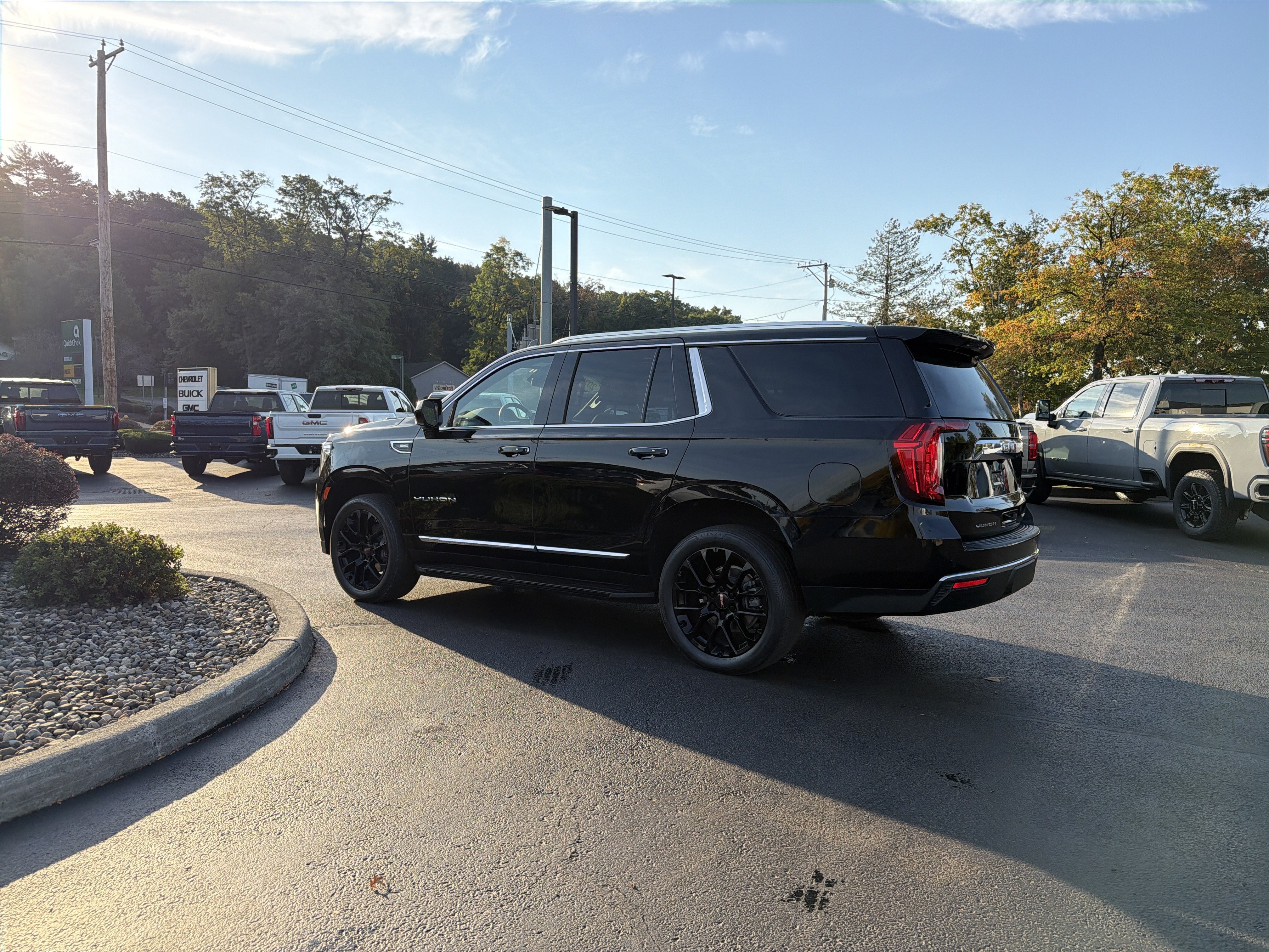 2023 GMC Yukon SLT