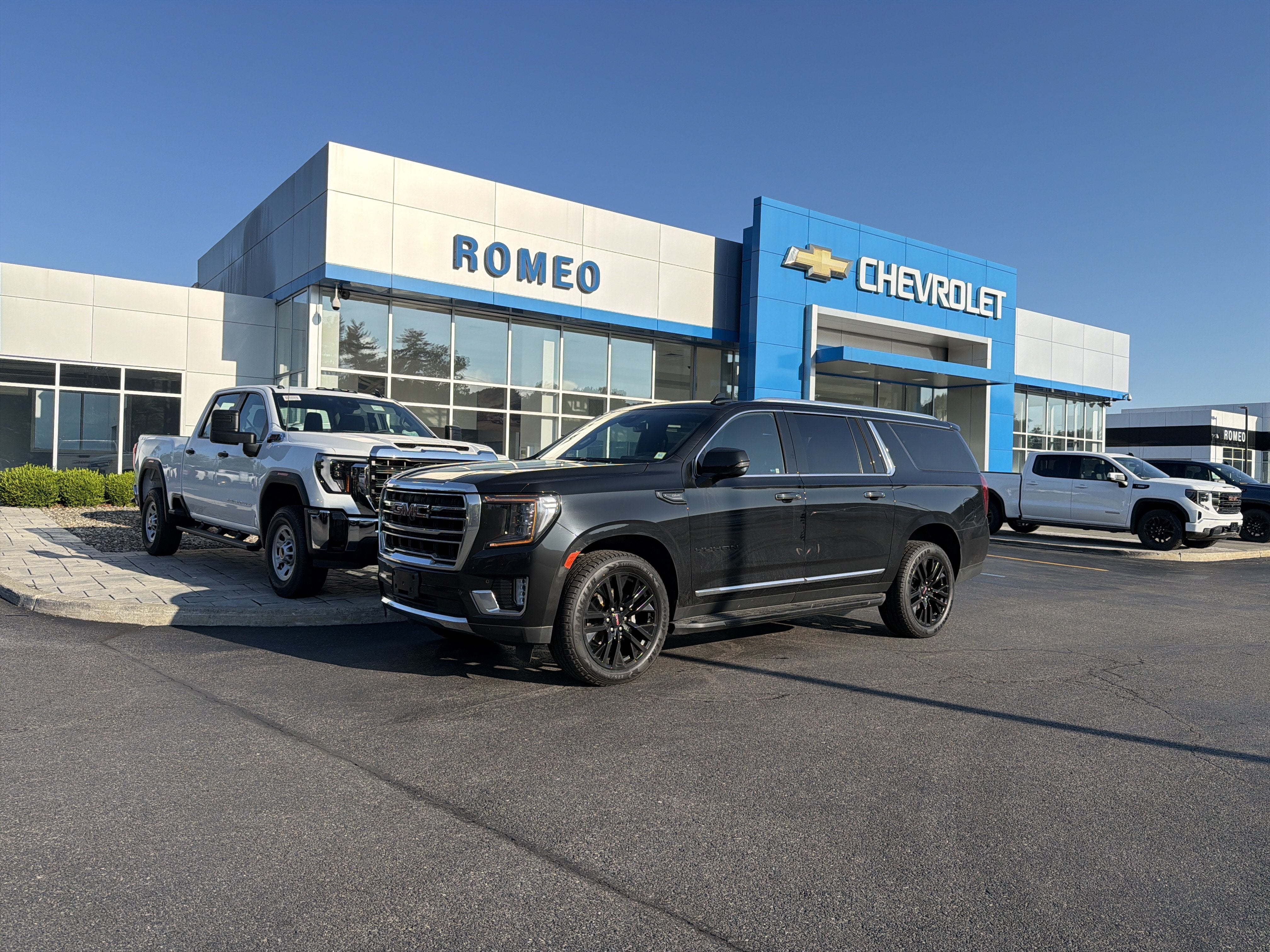 2023 GMC Yukon XL SLT