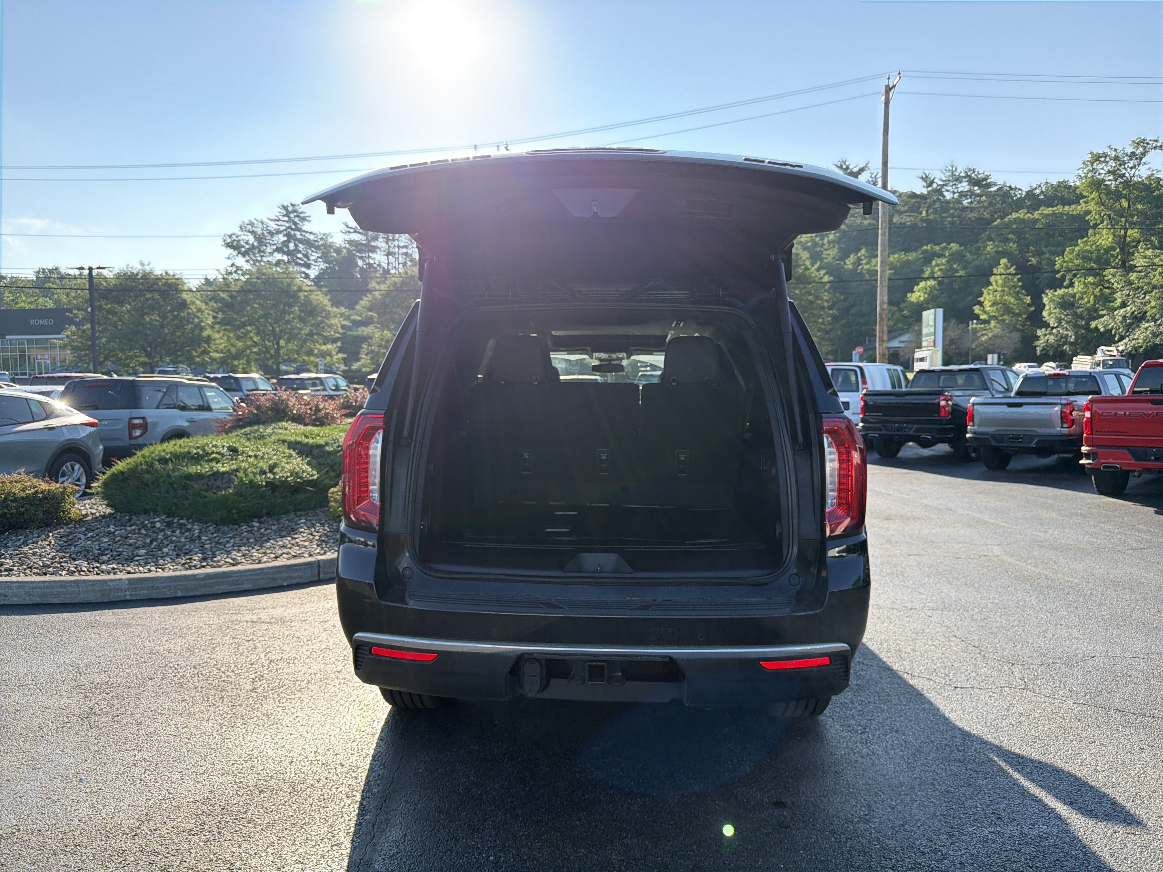 2023 GMC Yukon XL SLT