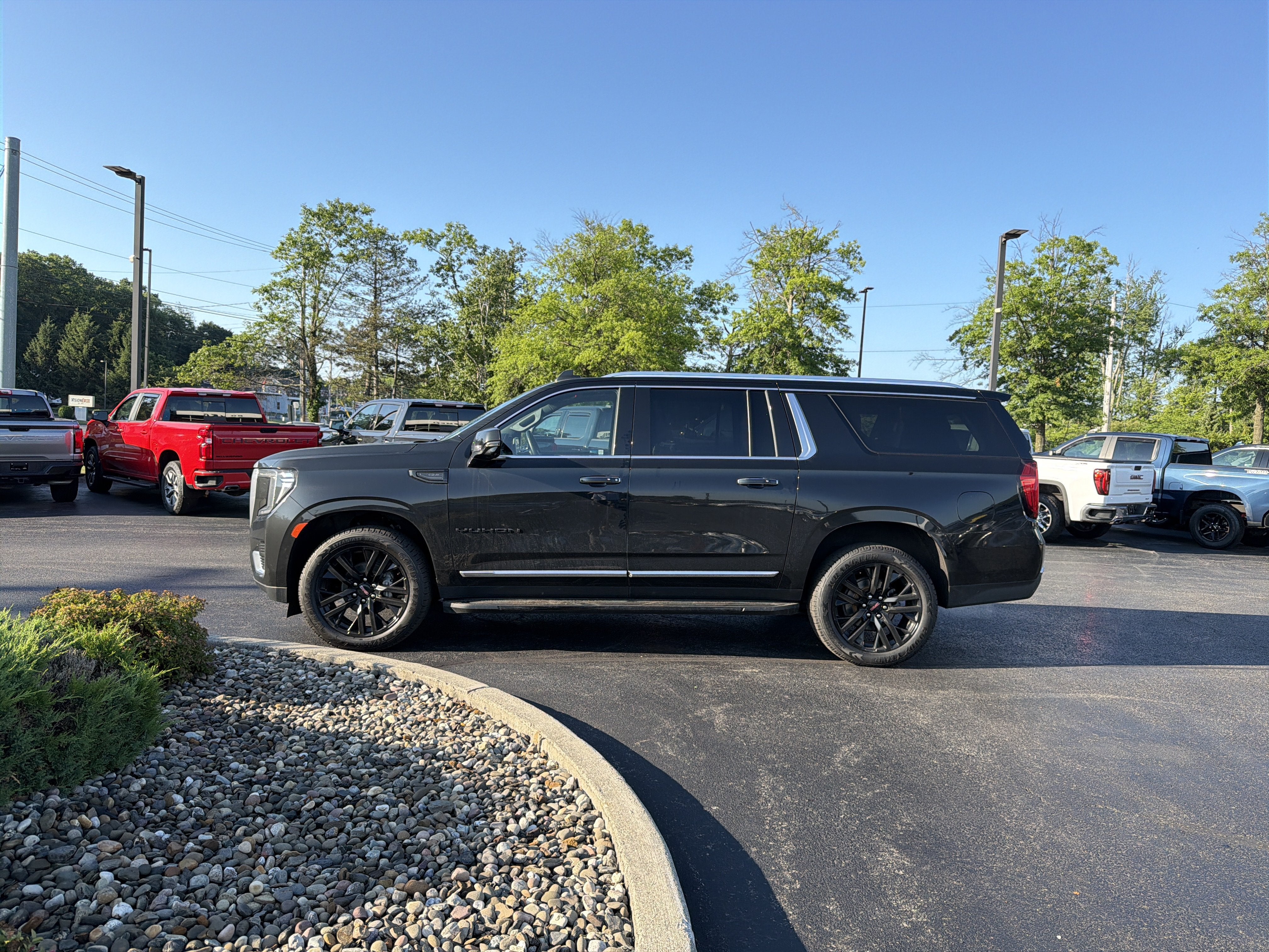 2023 GMC Yukon XL SLT
