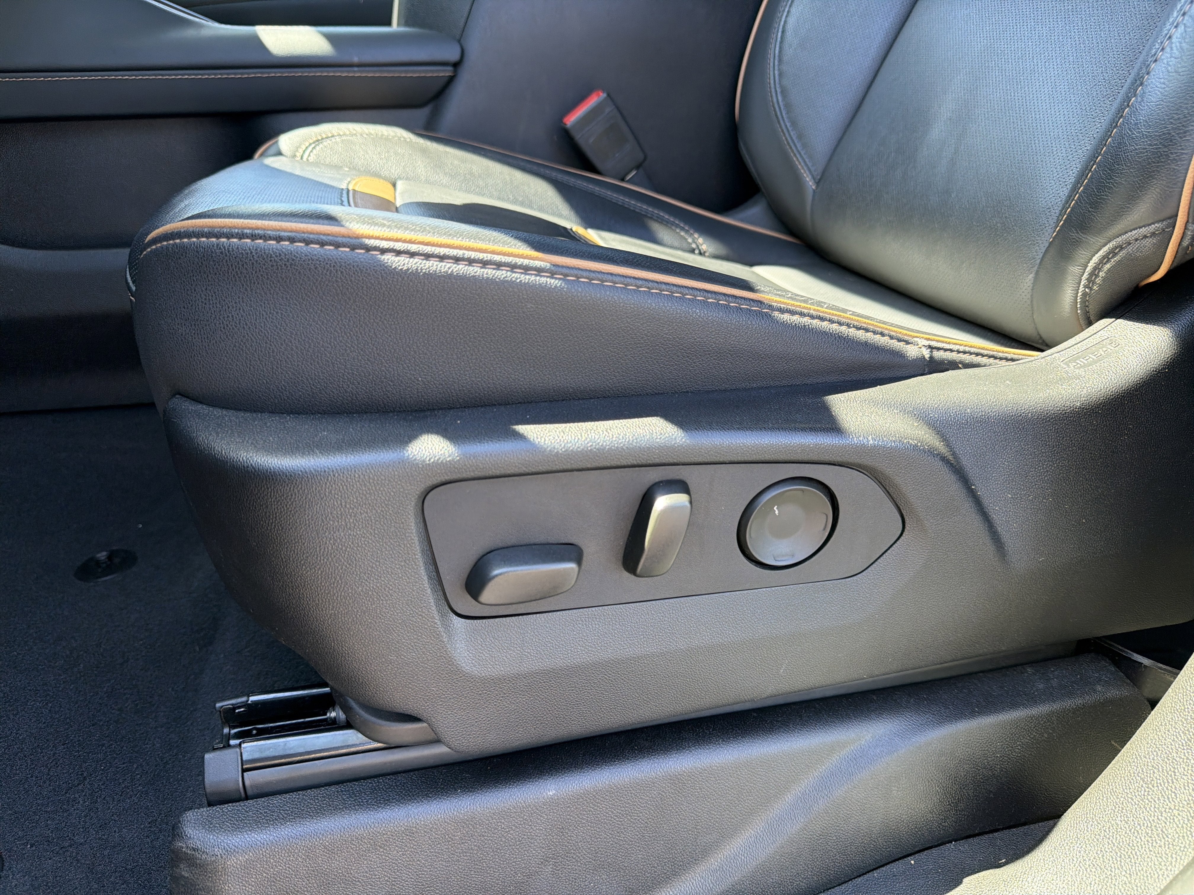 2024 GMC Yukon XL AT4