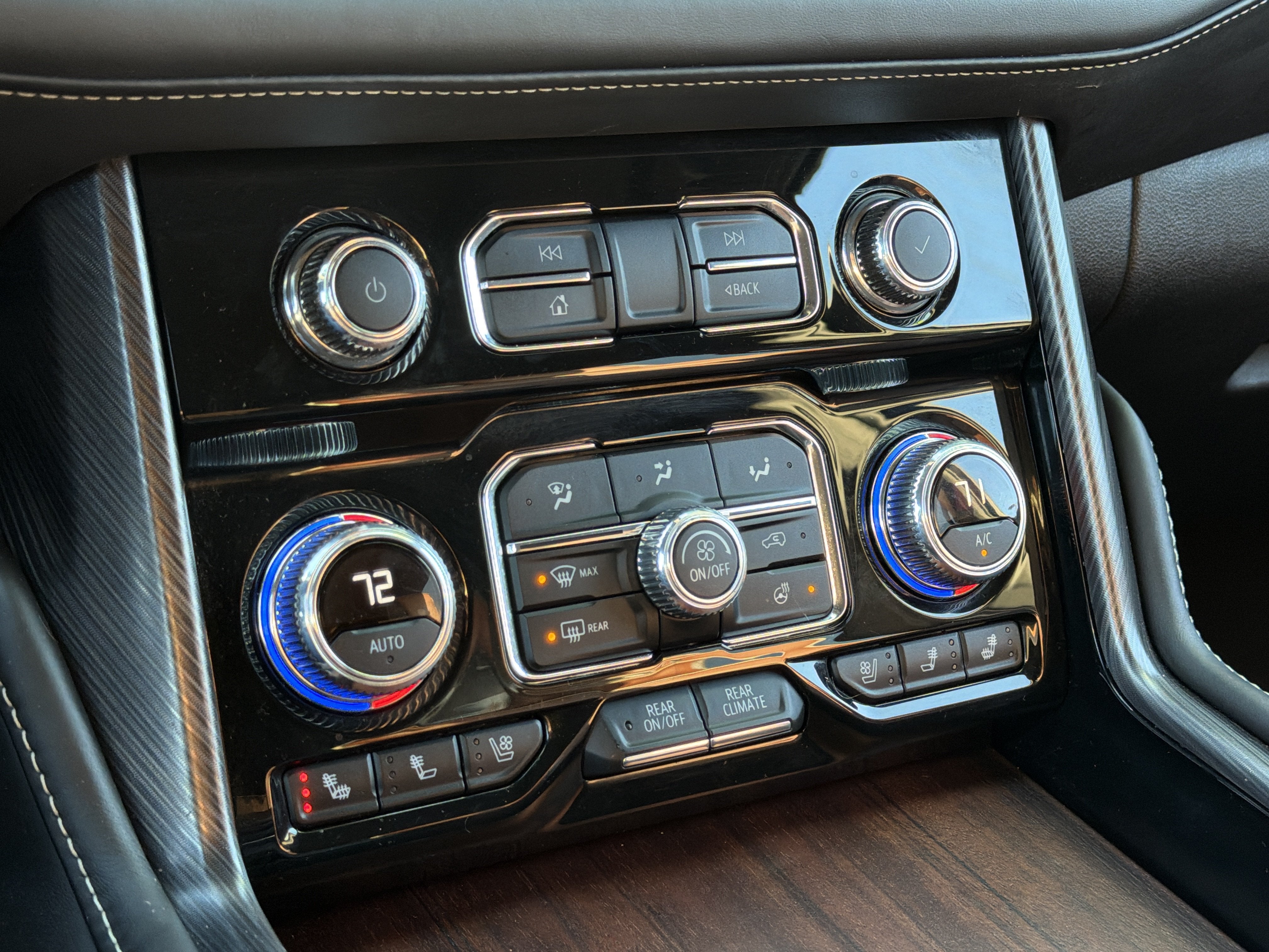 2024 GMC Yukon XL Denali Ultimate