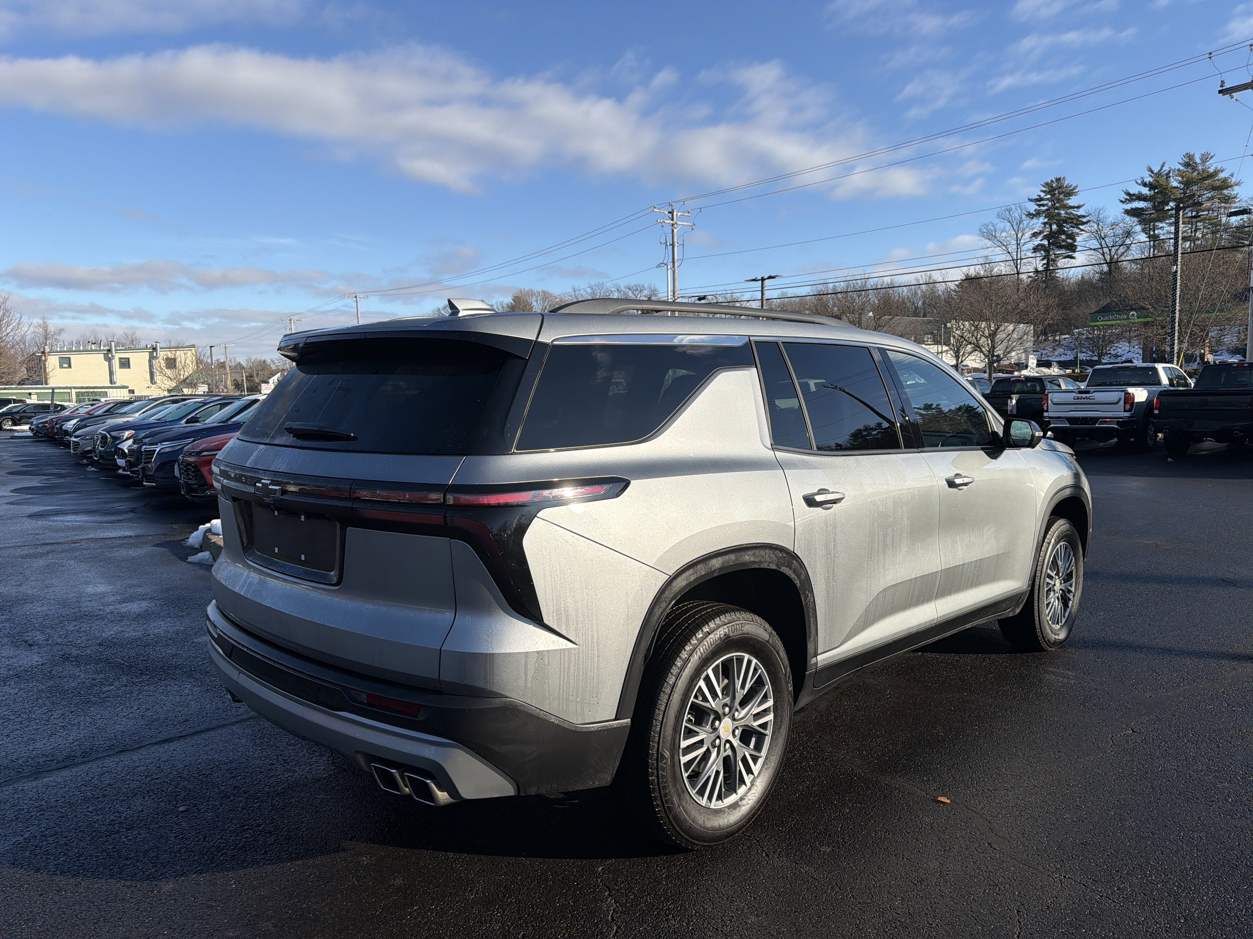 2025 Chevrolet Traverse LT