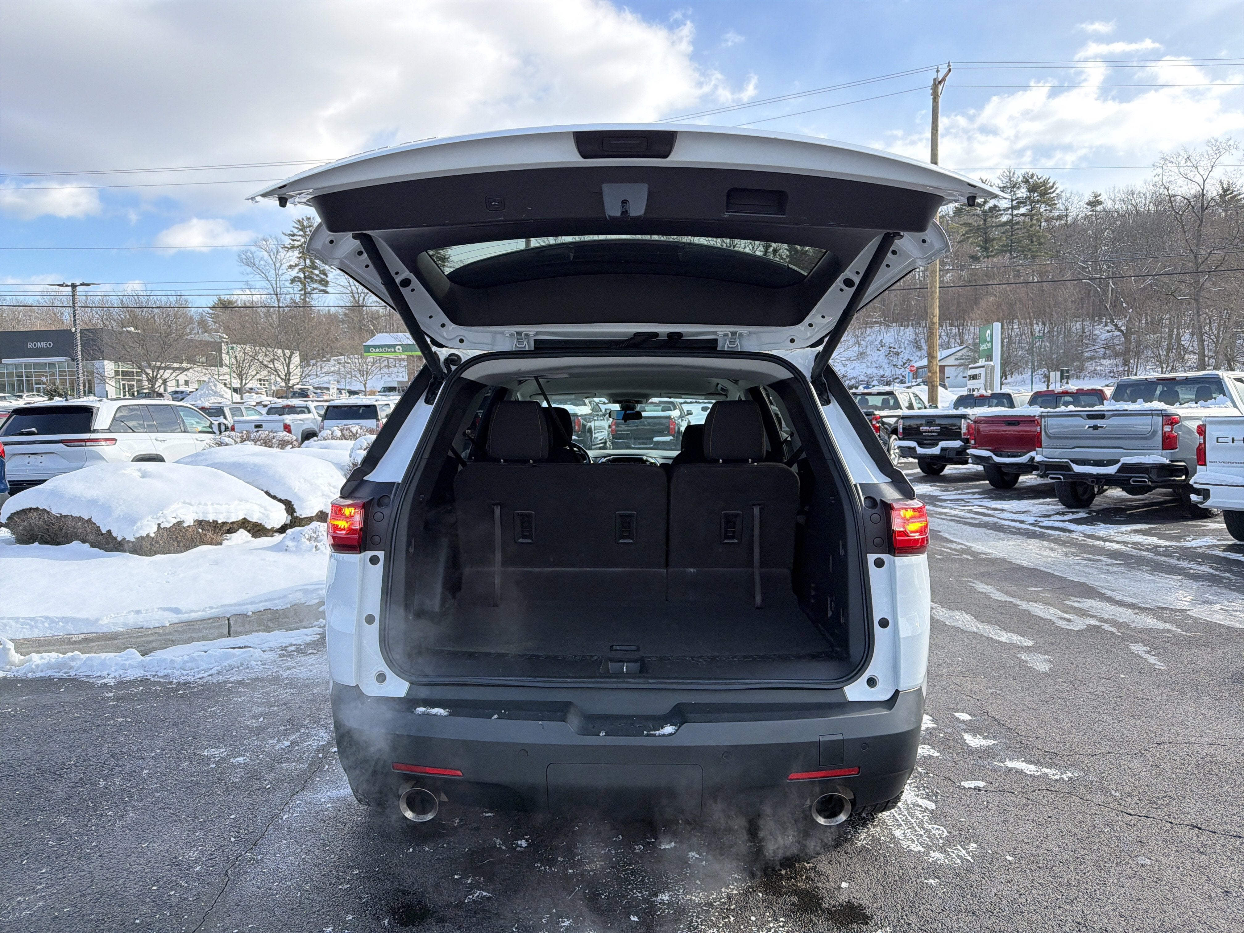 2021 Chevrolet Traverse LT Cloth