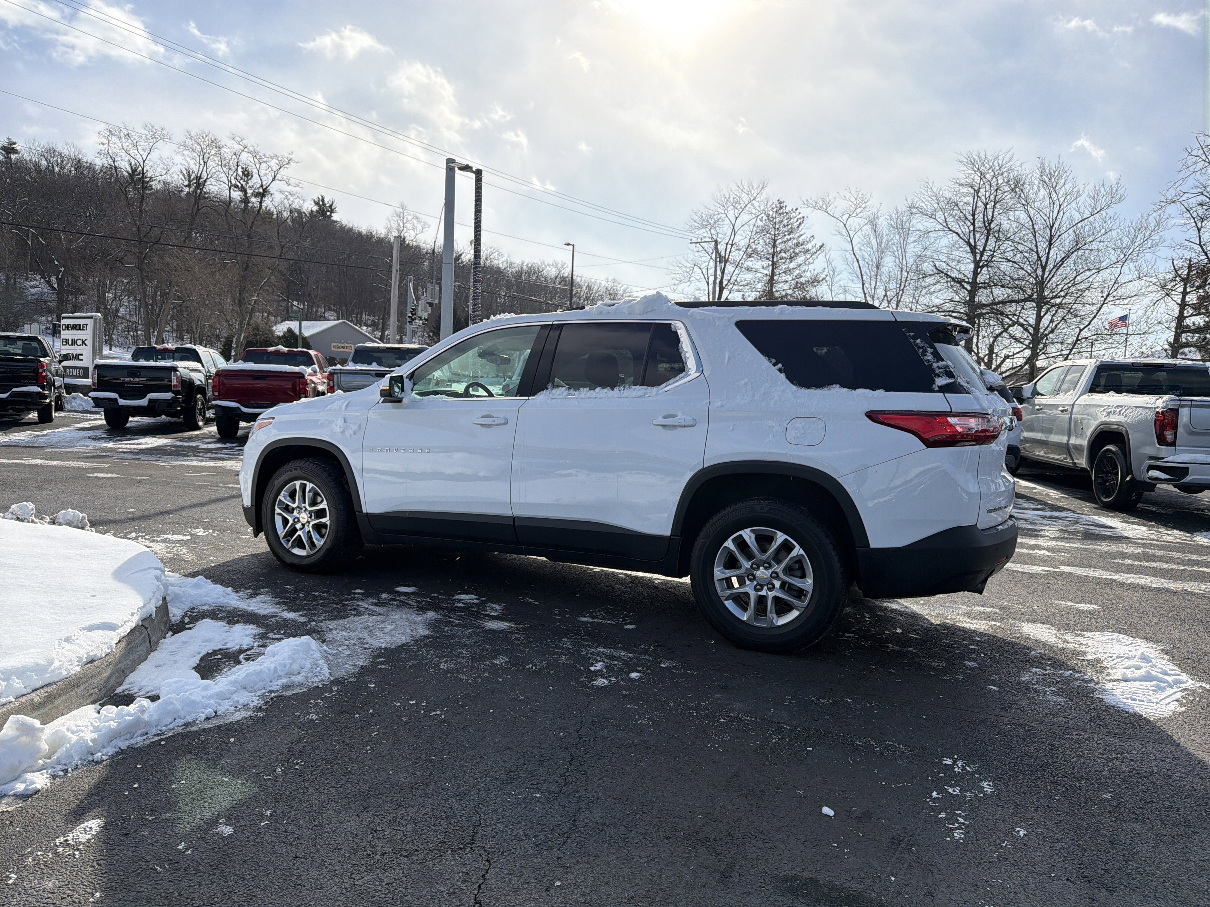 2021 Chevrolet Traverse LT Cloth