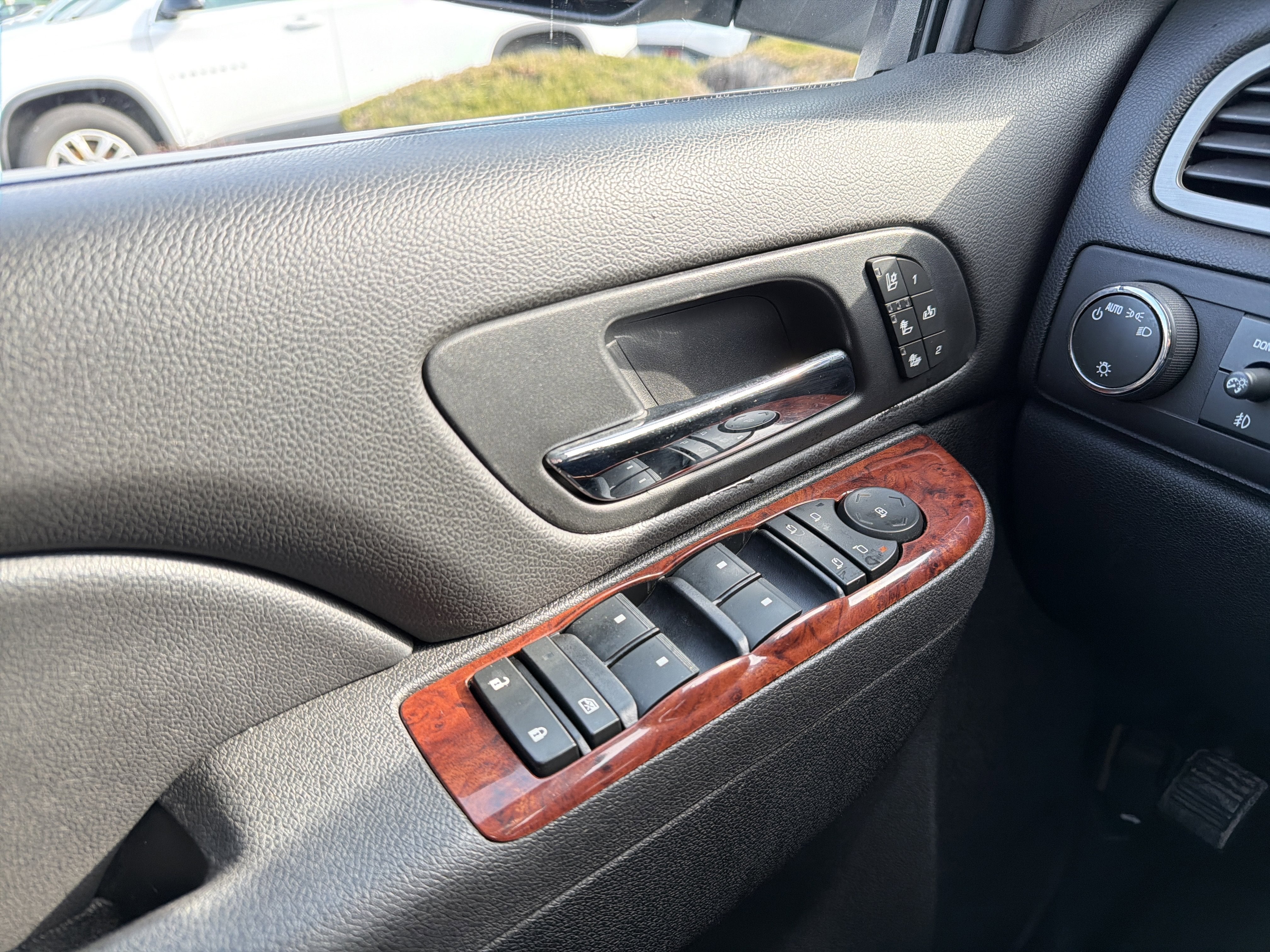 2014 Chevrolet Suburban LTZ