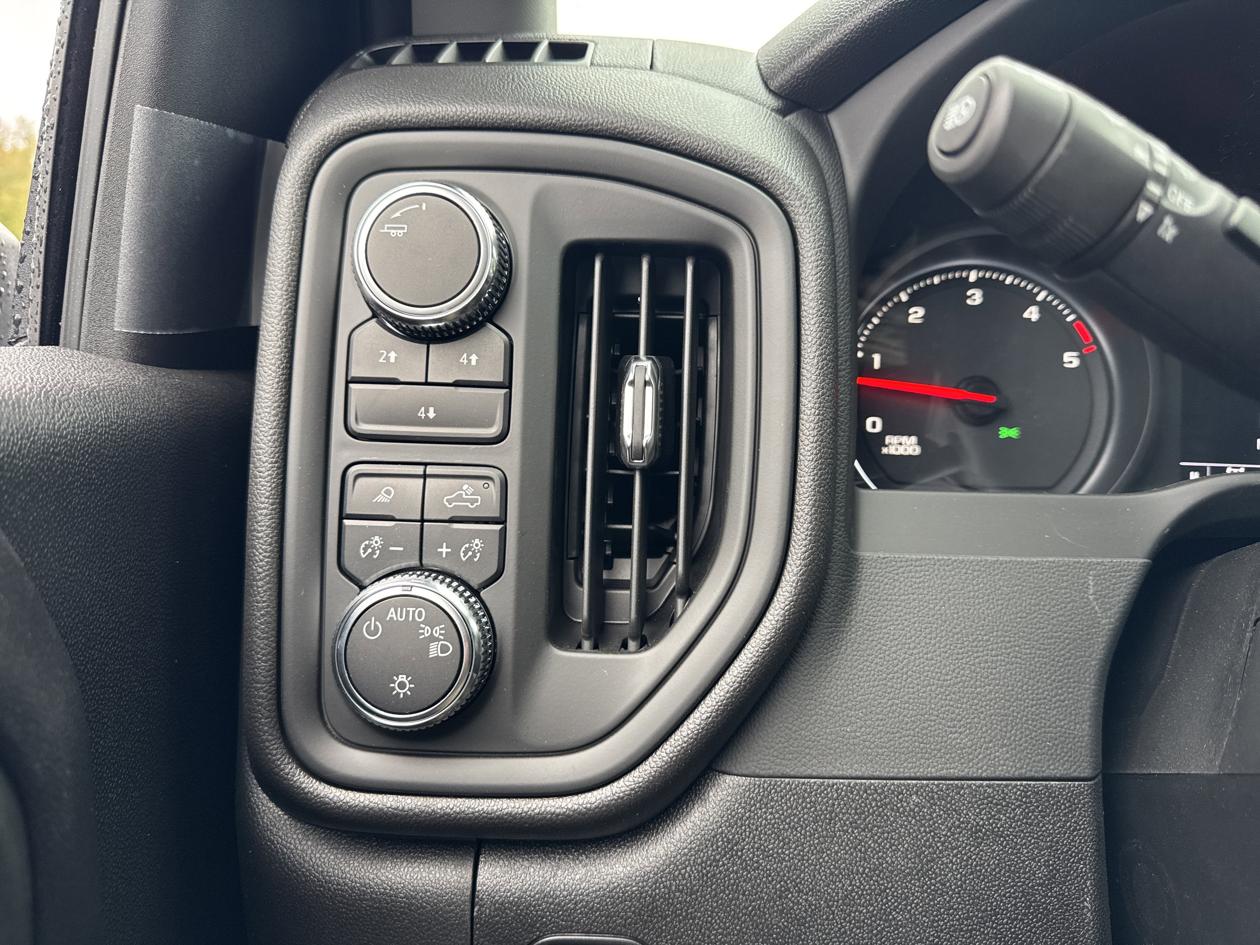 2025 GMC Sierra 2500 HD Pro