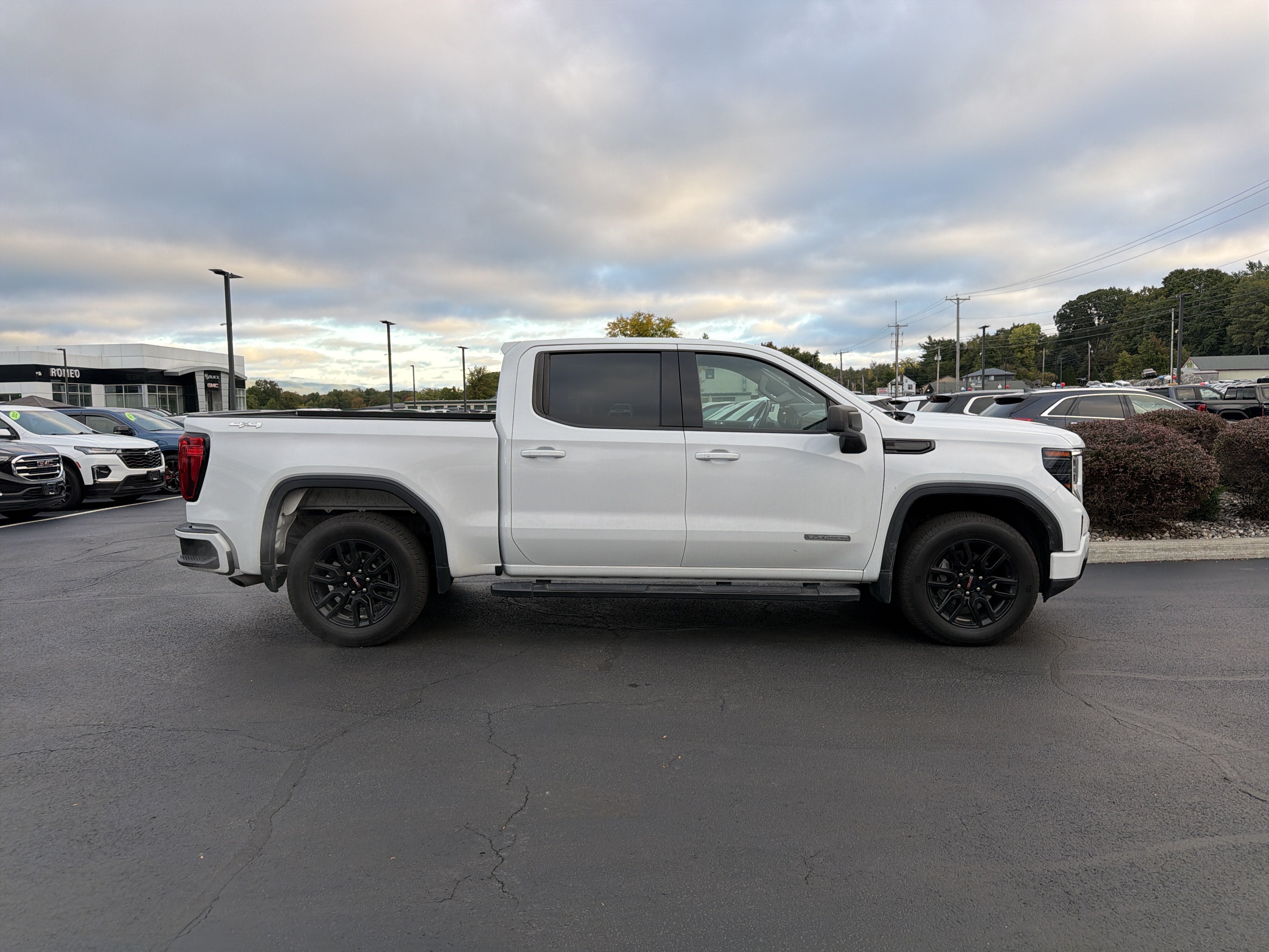 2023 GMC Sierra 1500 Elevation