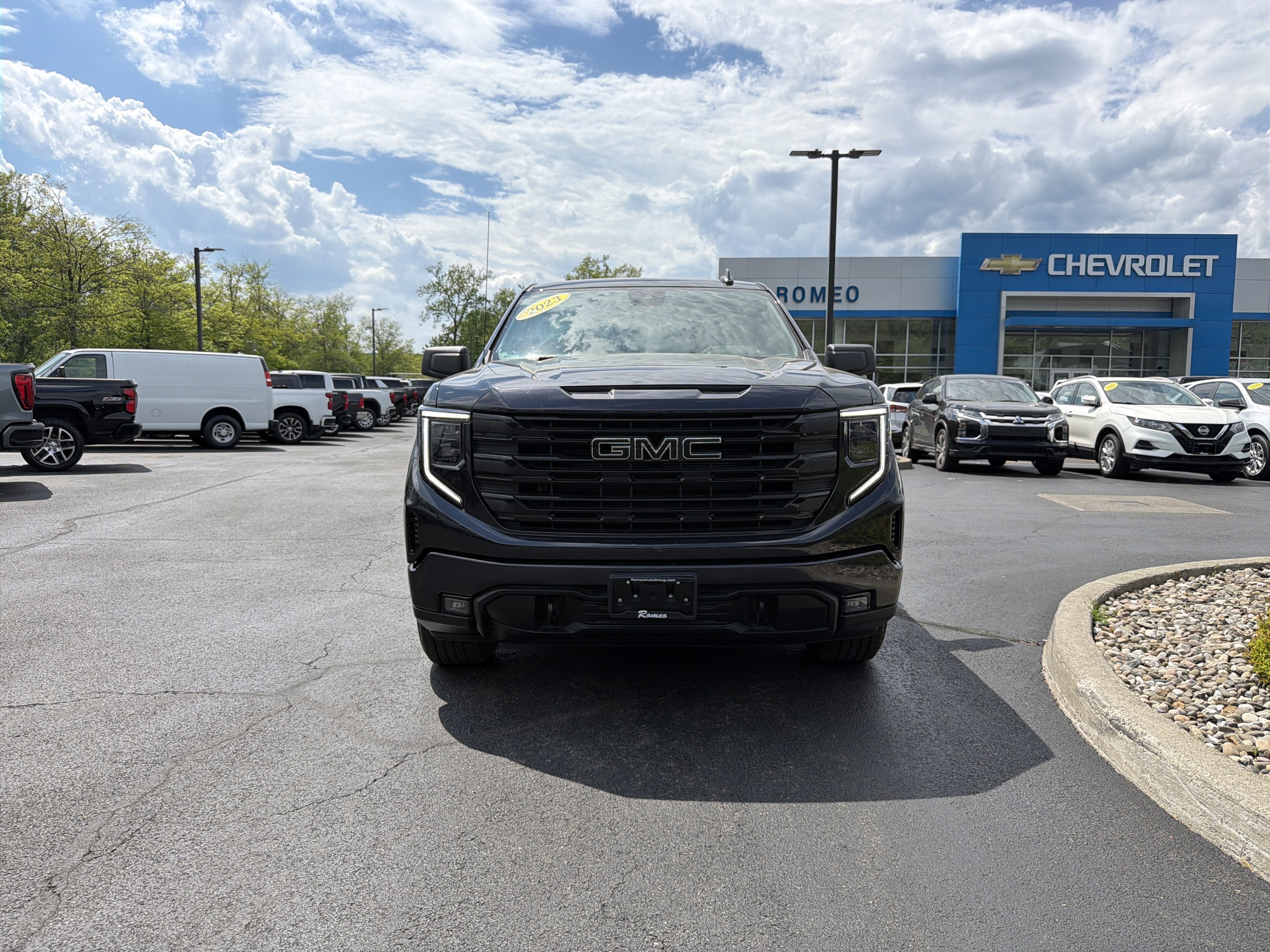 2023 GMC Sierra 1500 Elevation