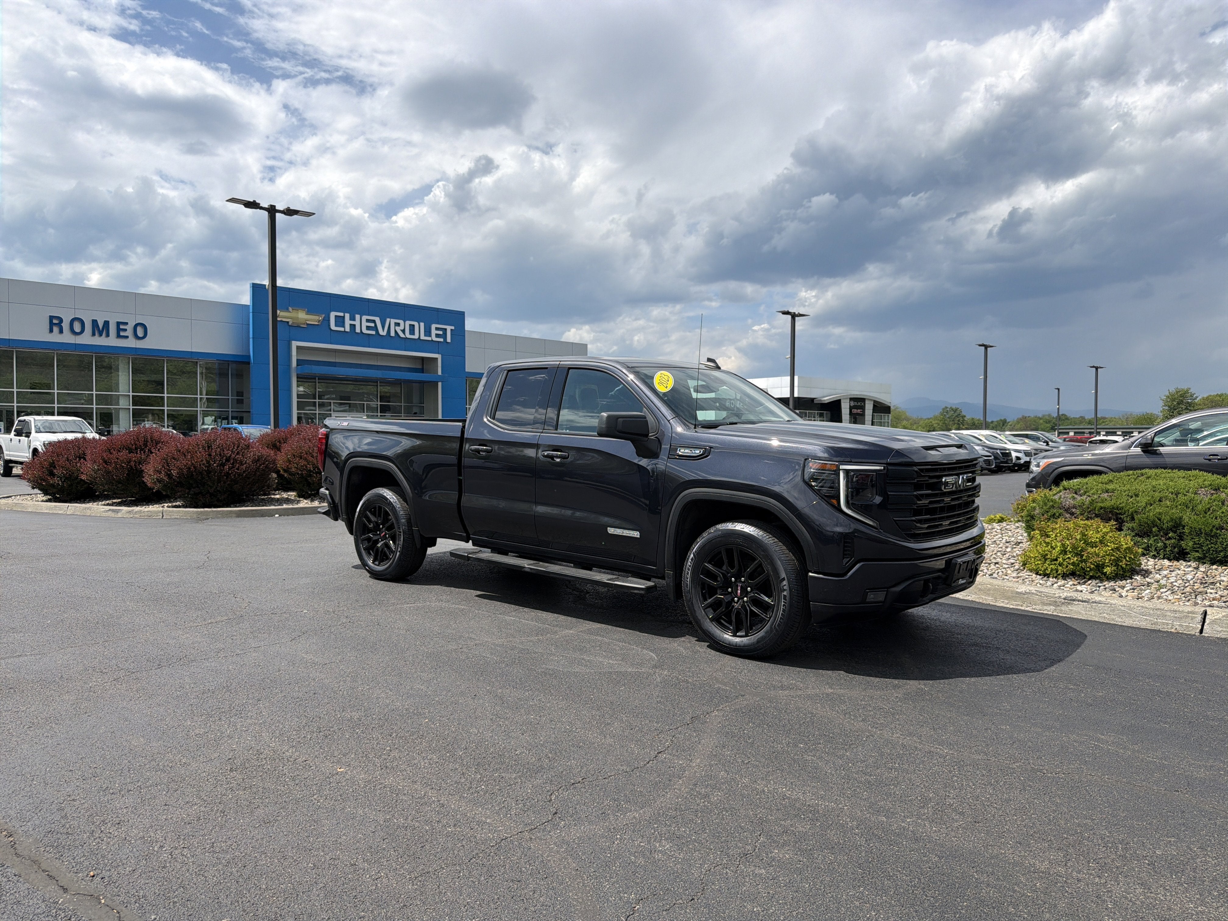 2023 GMC Sierra 1500 Elevation
