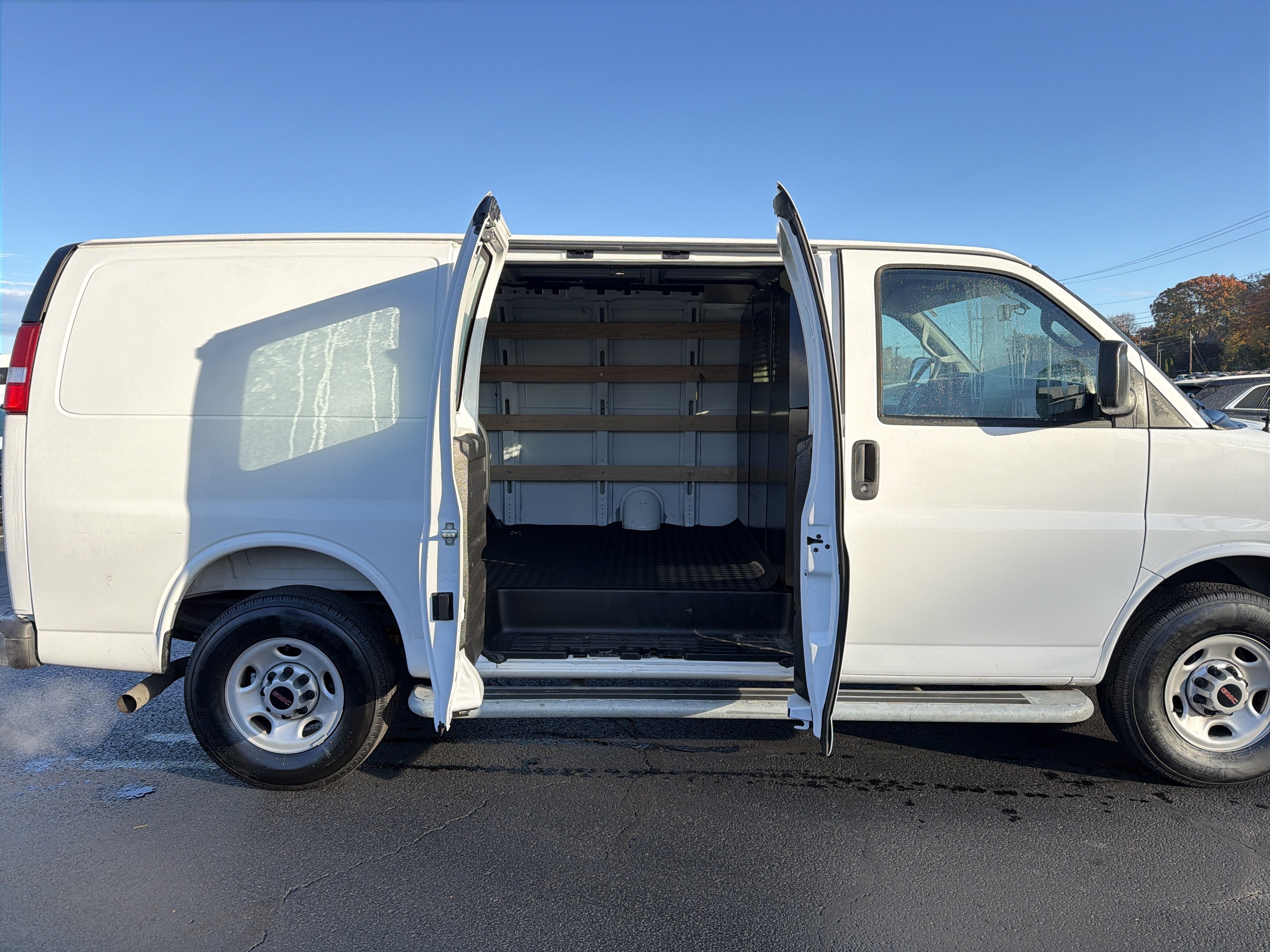 2025 GMC Savana Cargo Work Van