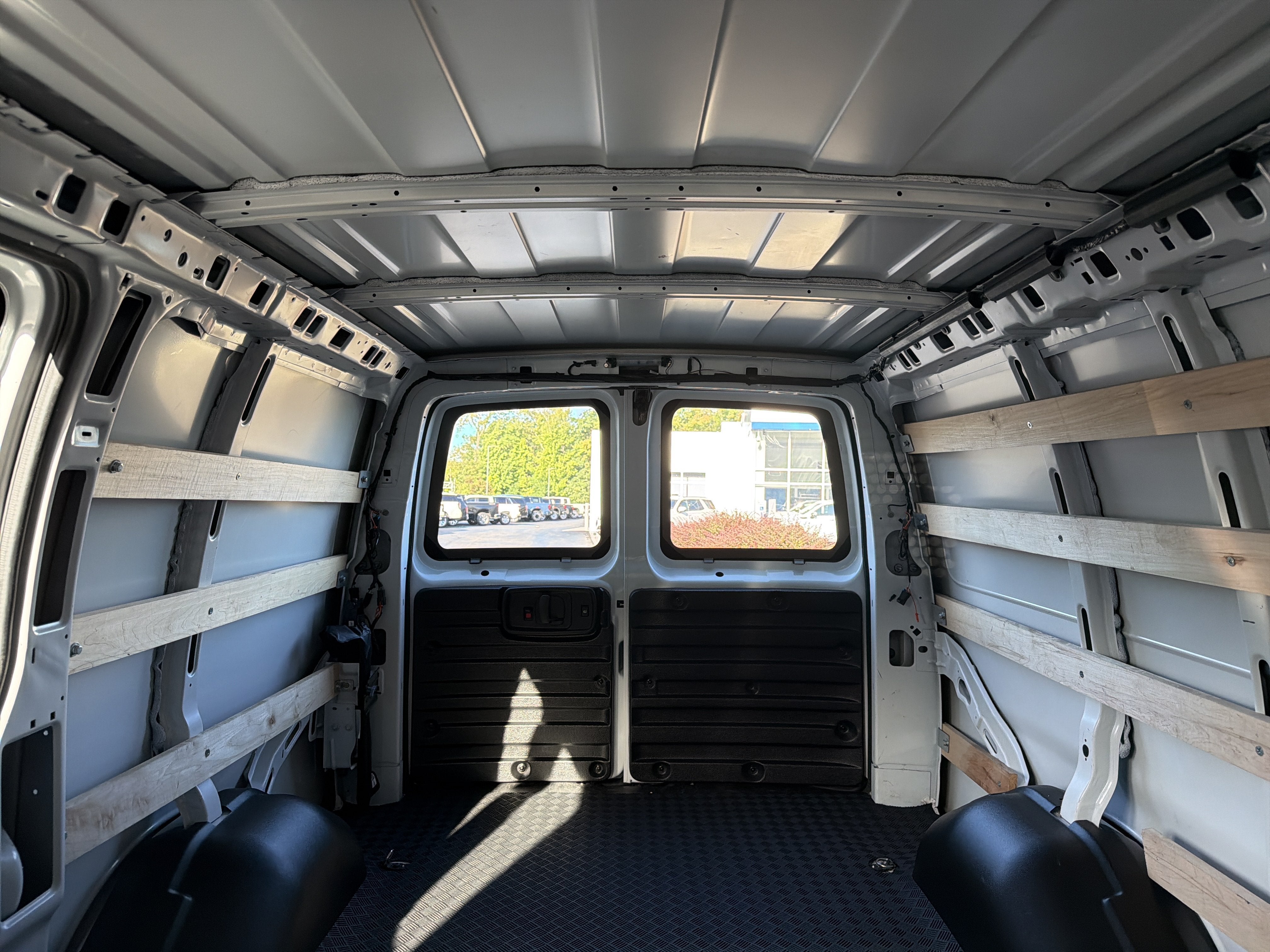 2025 GMC Savana Cargo Work Van