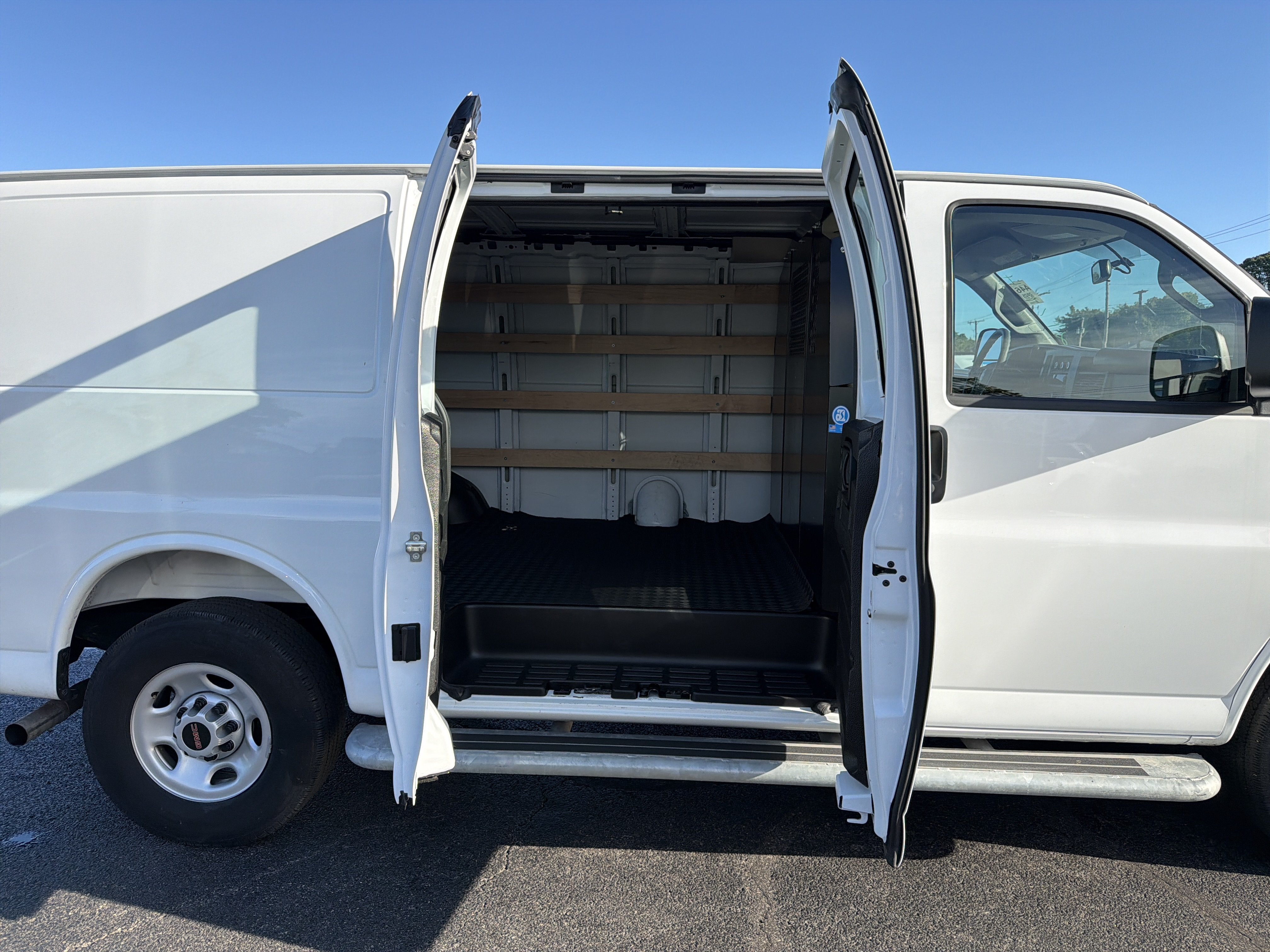 2025 GMC Savana Cargo Work Van
