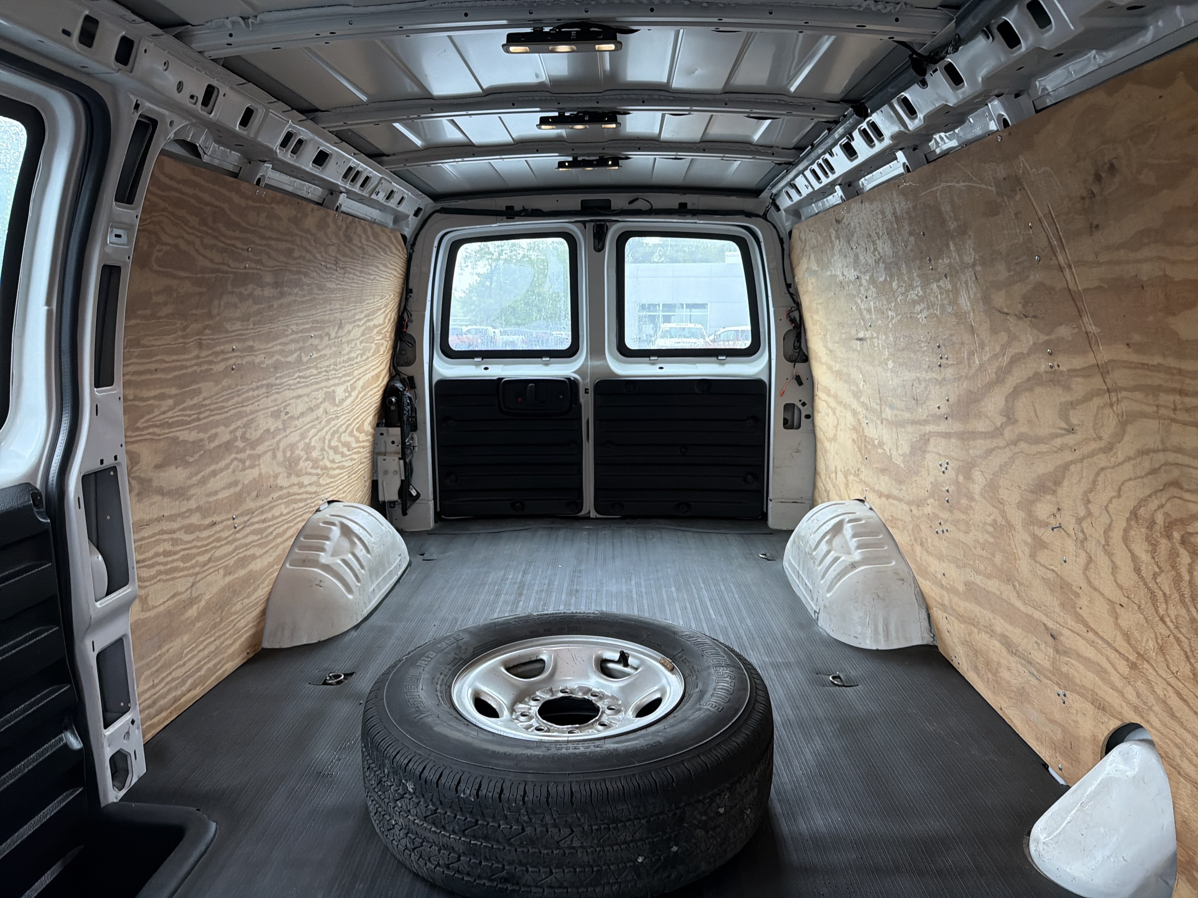 2022 GMC Savana Cargo 3500 Work Van
