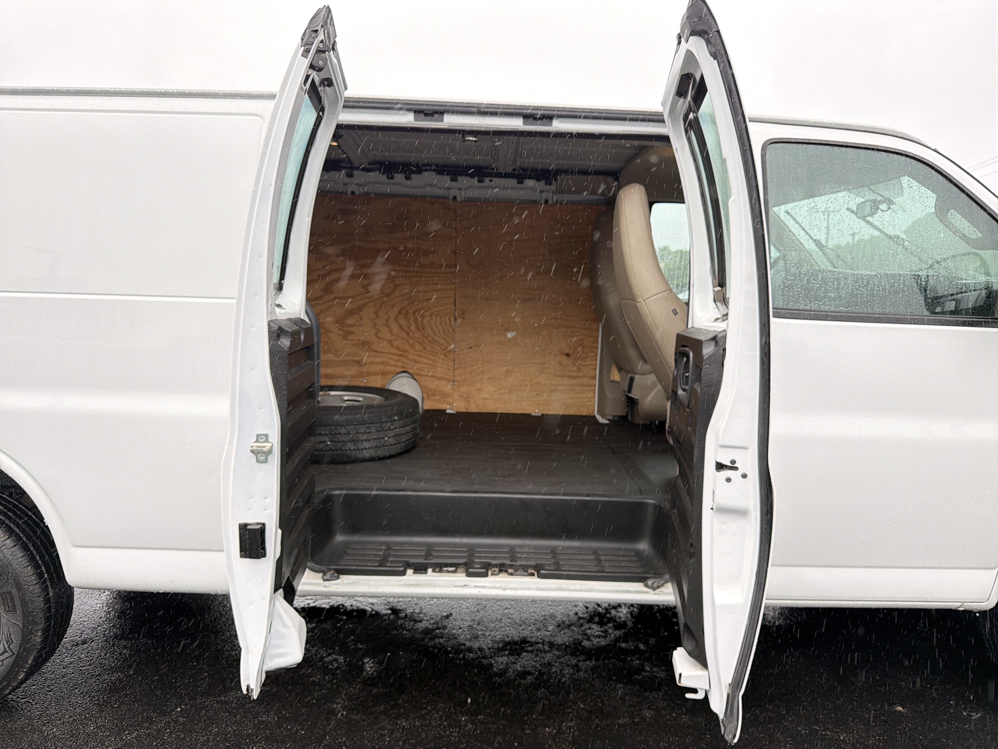 2022 GMC Savana Cargo 3500 Work Van