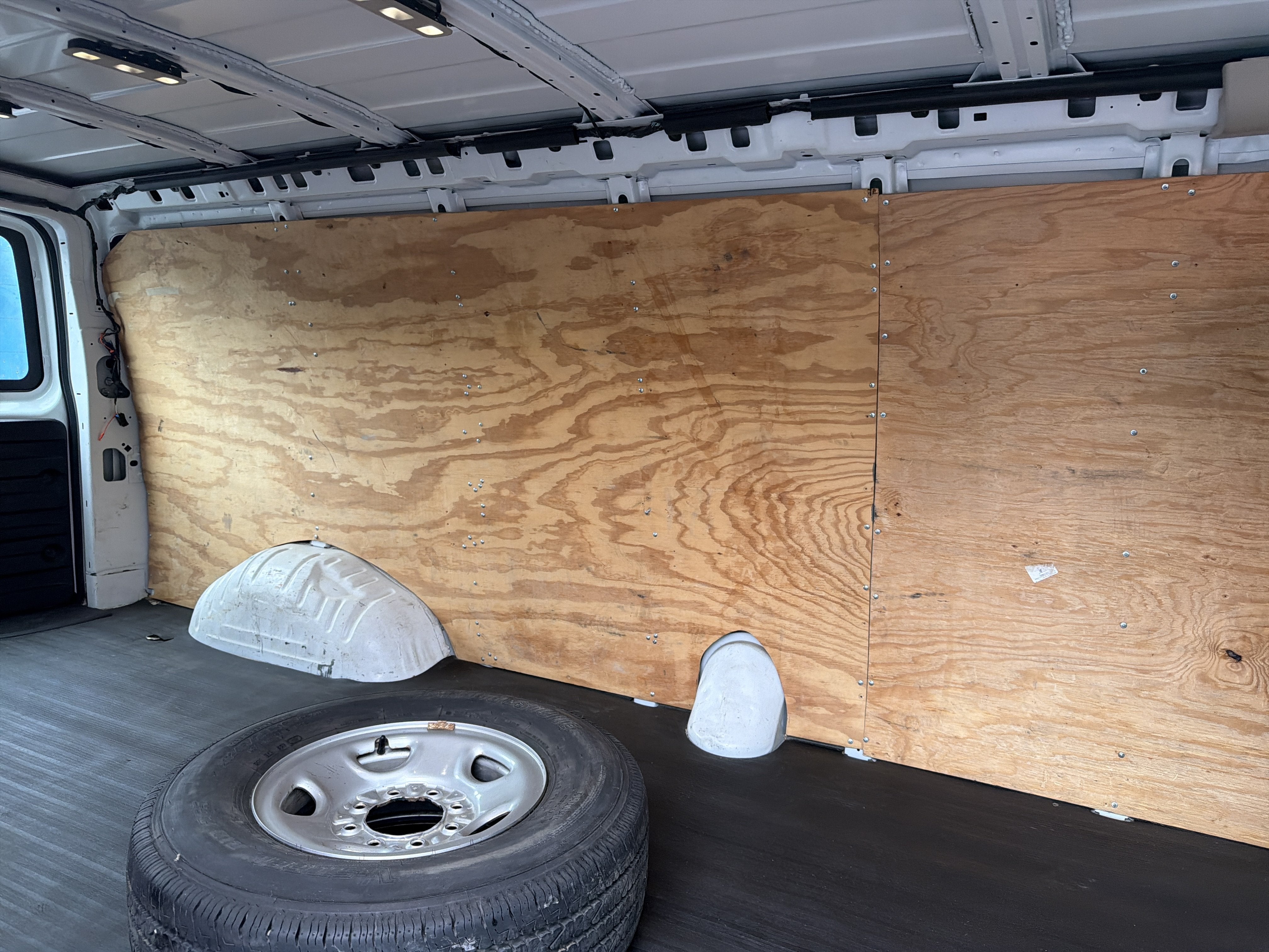 2022 GMC Savana Cargo 3500 Work Van