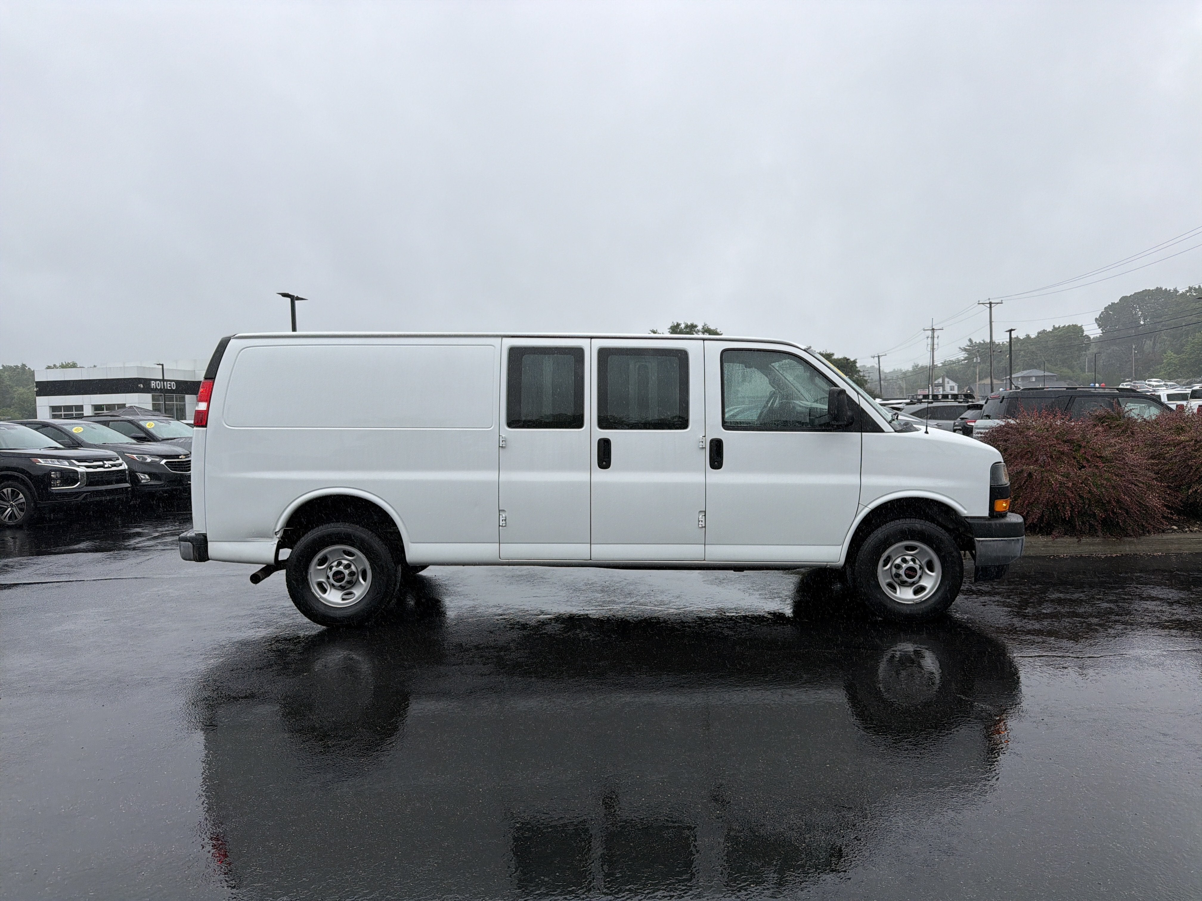 2022 GMC Savana Cargo 3500 Work Van