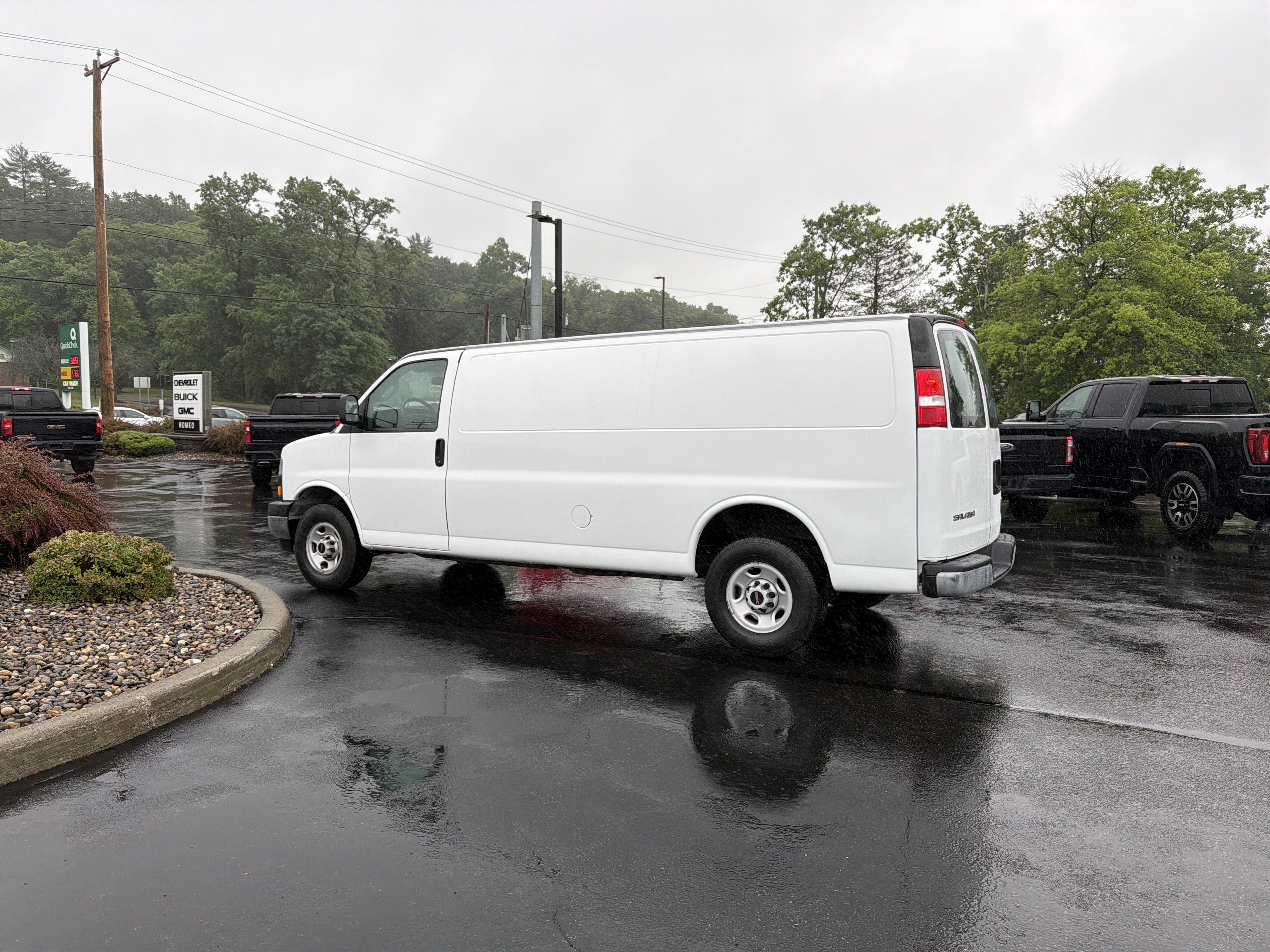 2022 GMC Savana Cargo 3500 Work Van