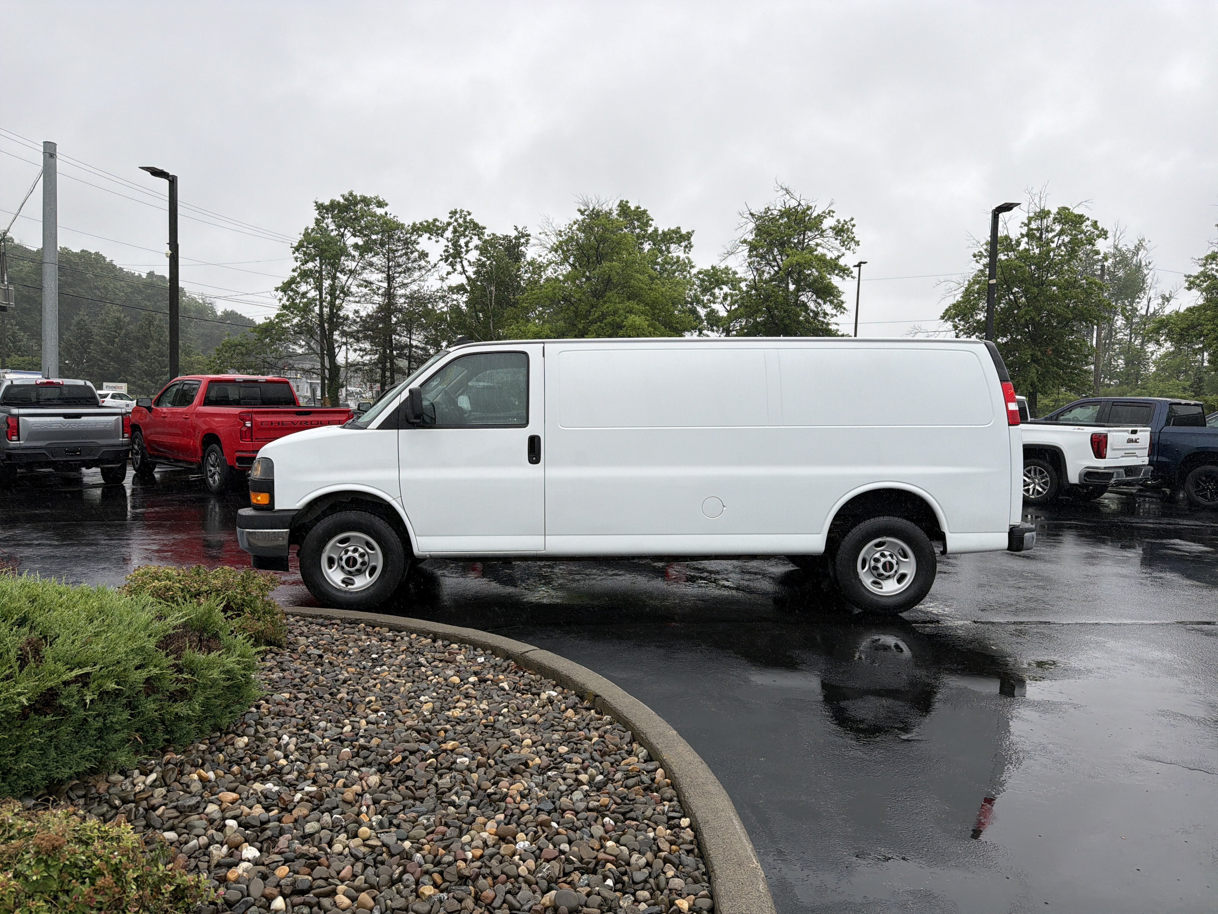 2022 GMC Savana Cargo 3500 Work Van