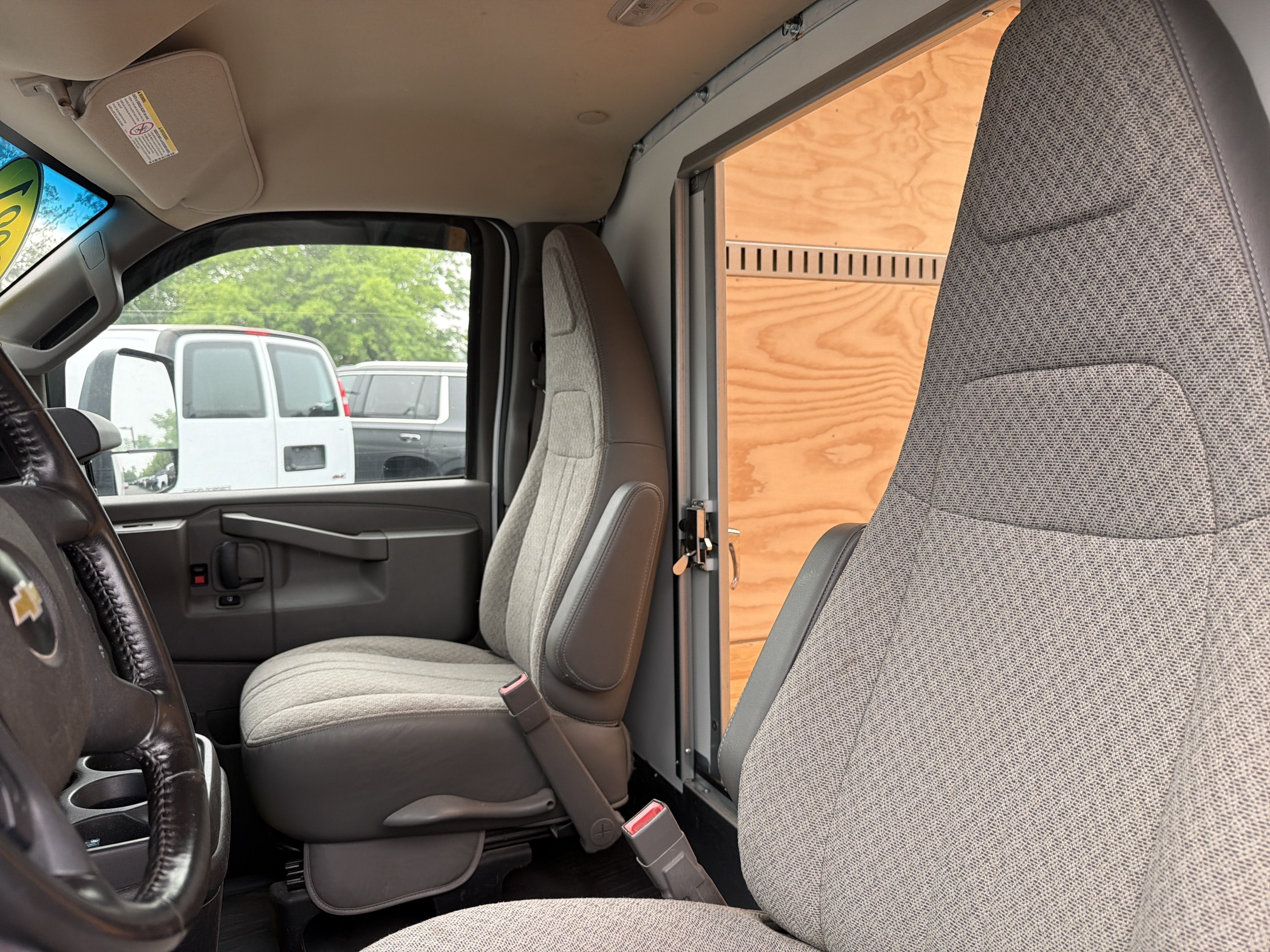2021 Chevrolet Express Cutaway 4500 Van