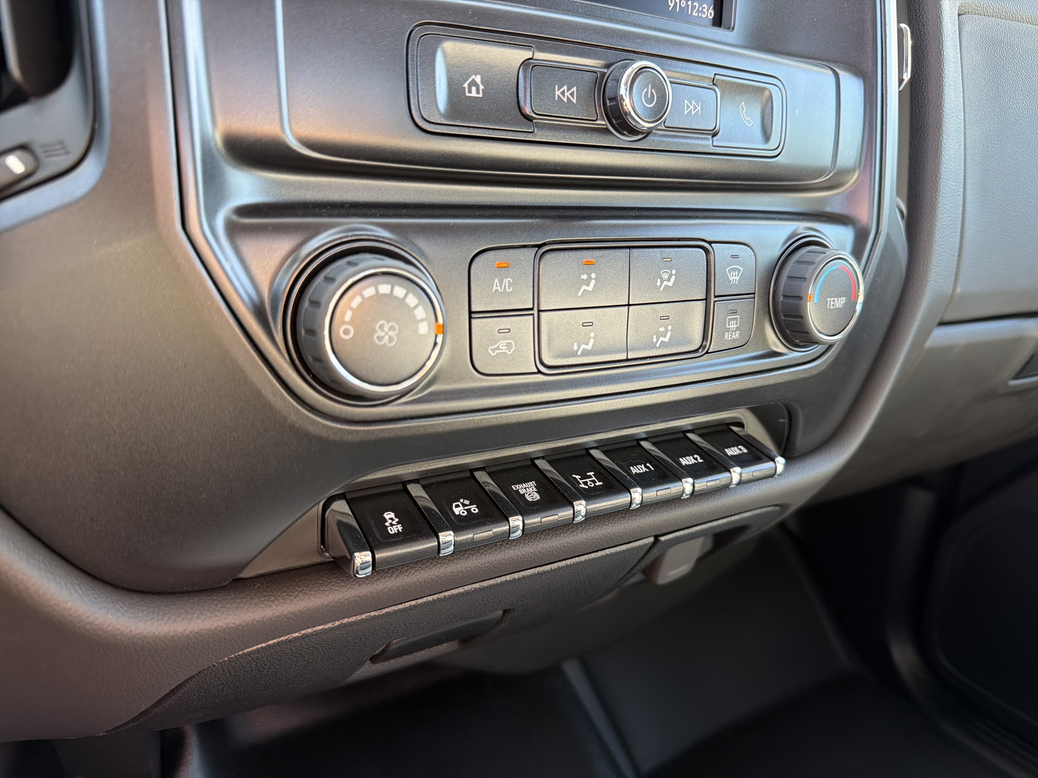 2025 Chevrolet Silverado 6500 HD Work Truck