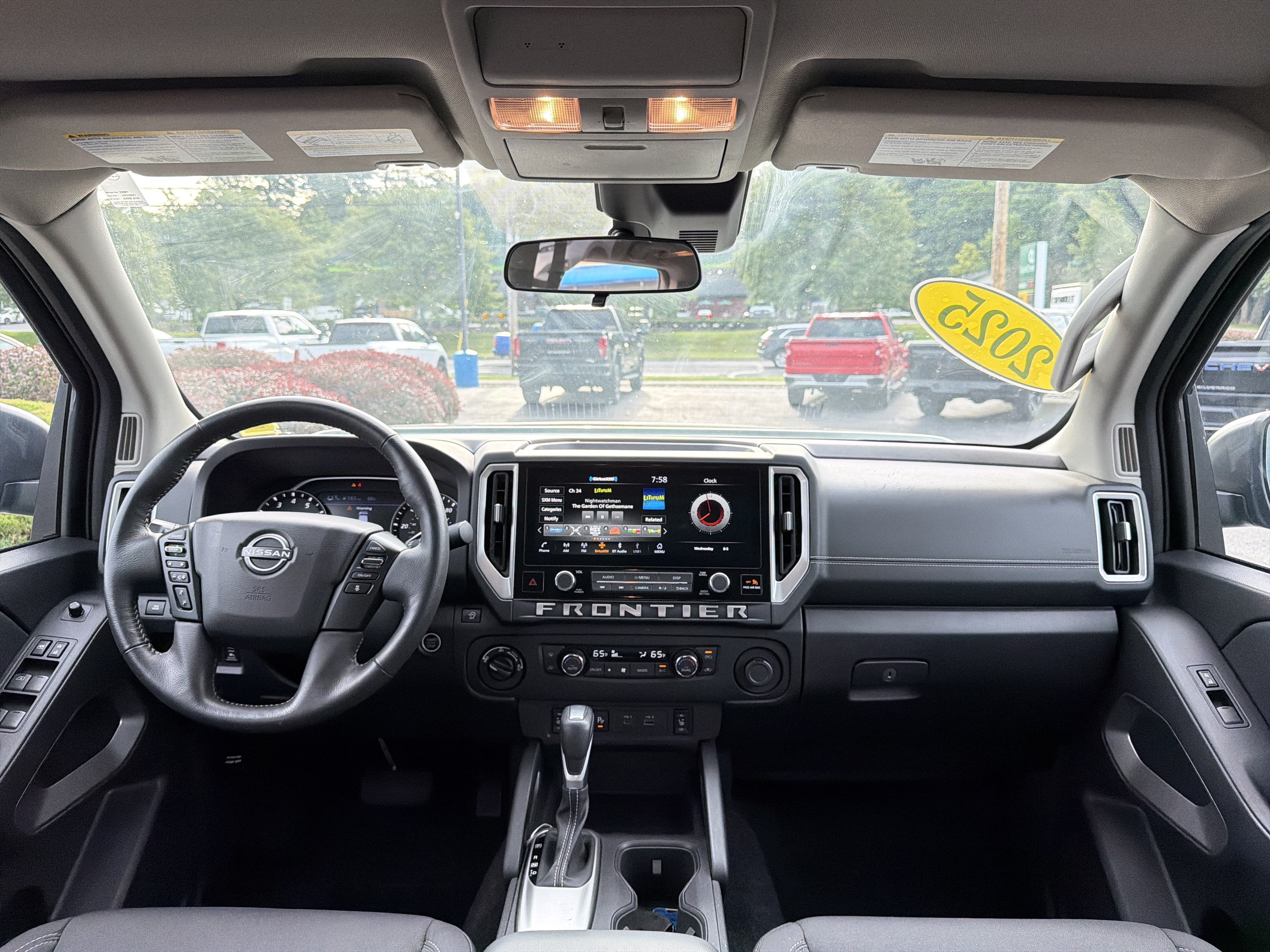 2025 Nissan Frontier Crew Cab SV 4x4