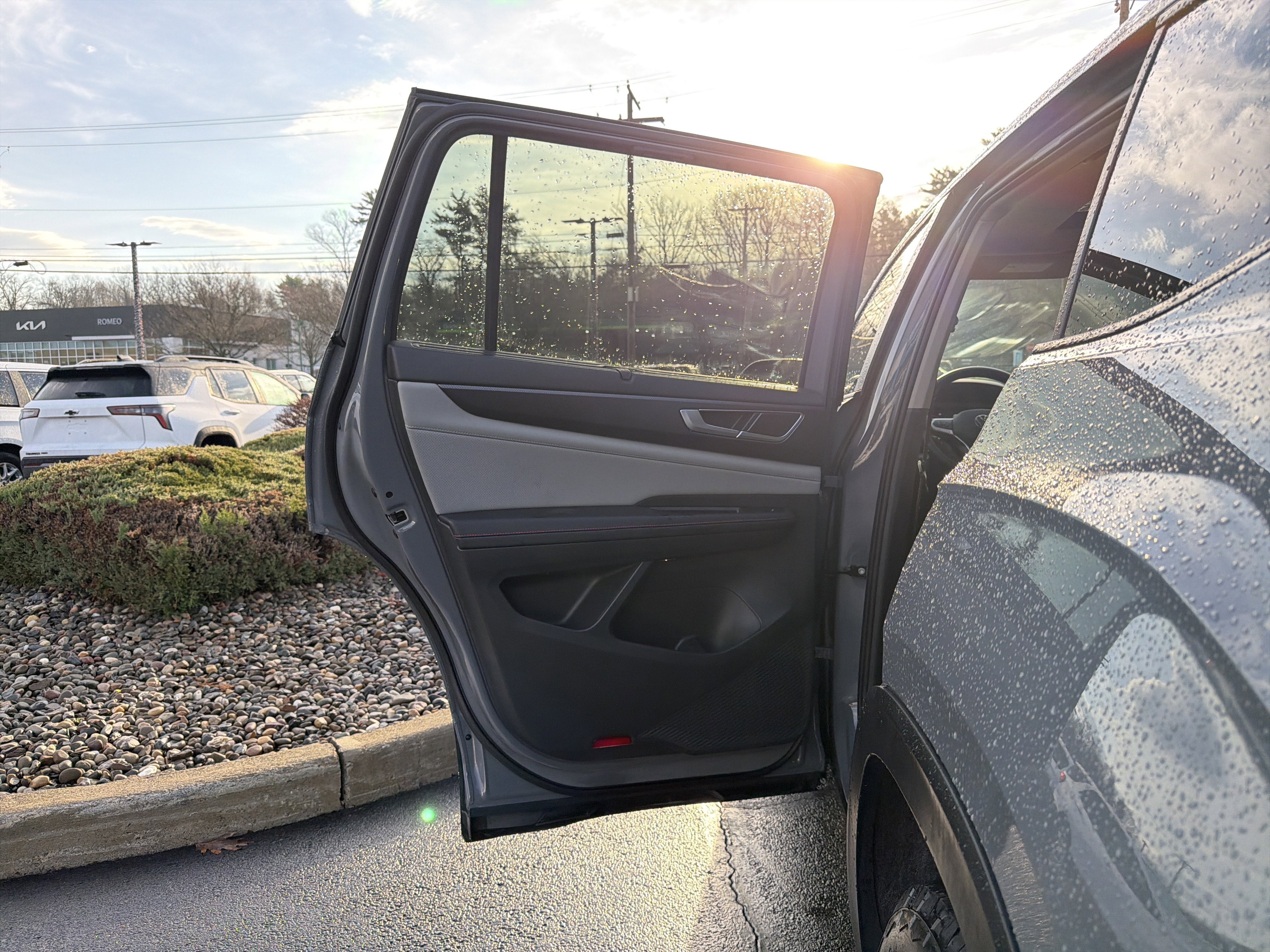 2024 Volkswagen Atlas 2.0T Peak Edition SE w/Technology