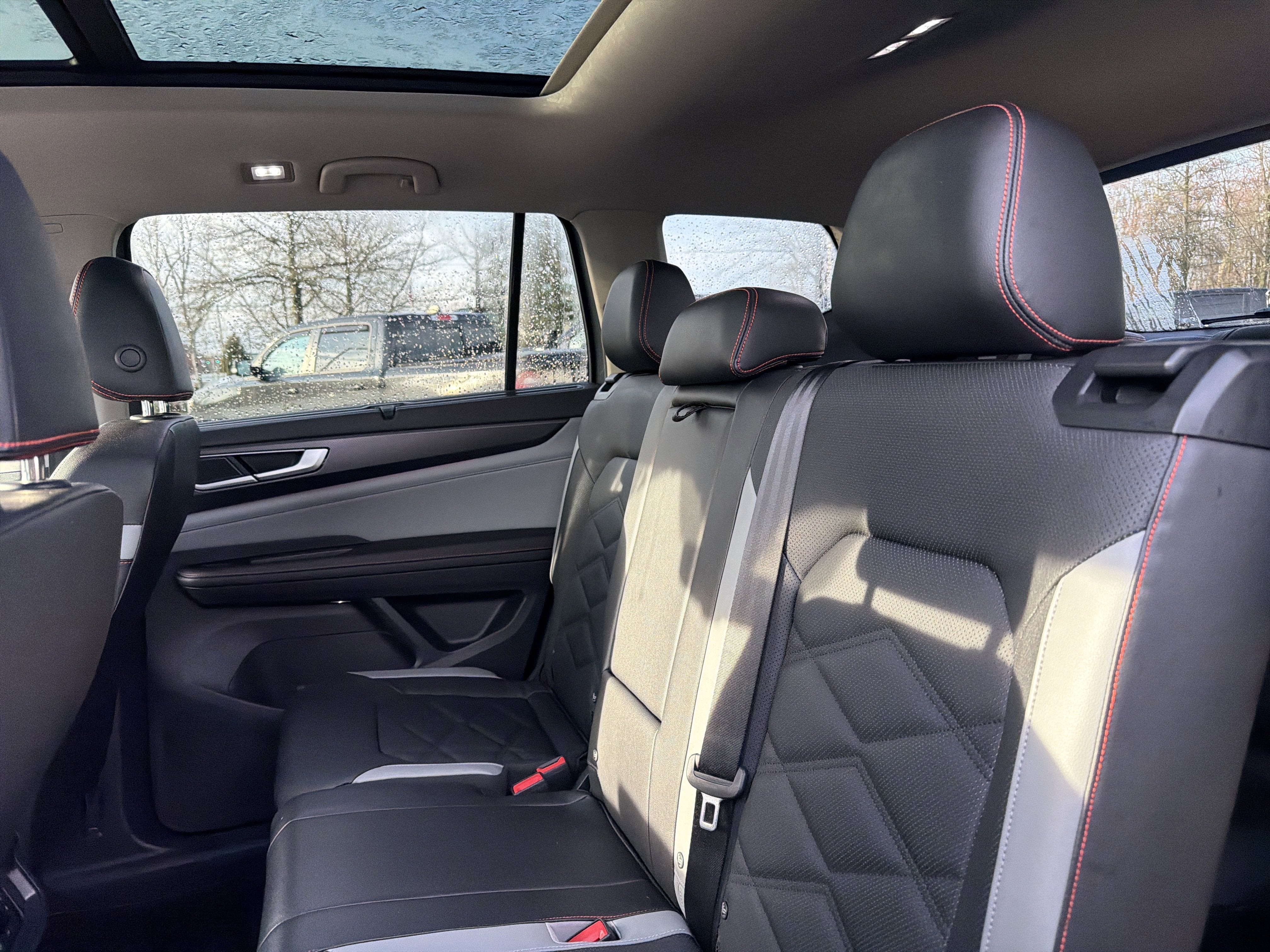 2024 Volkswagen Atlas 2.0T Peak Edition SE w/Technology