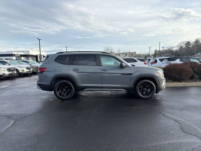 2024 Volkswagen Atlas 2.0T Peak Edition SE w/Technology