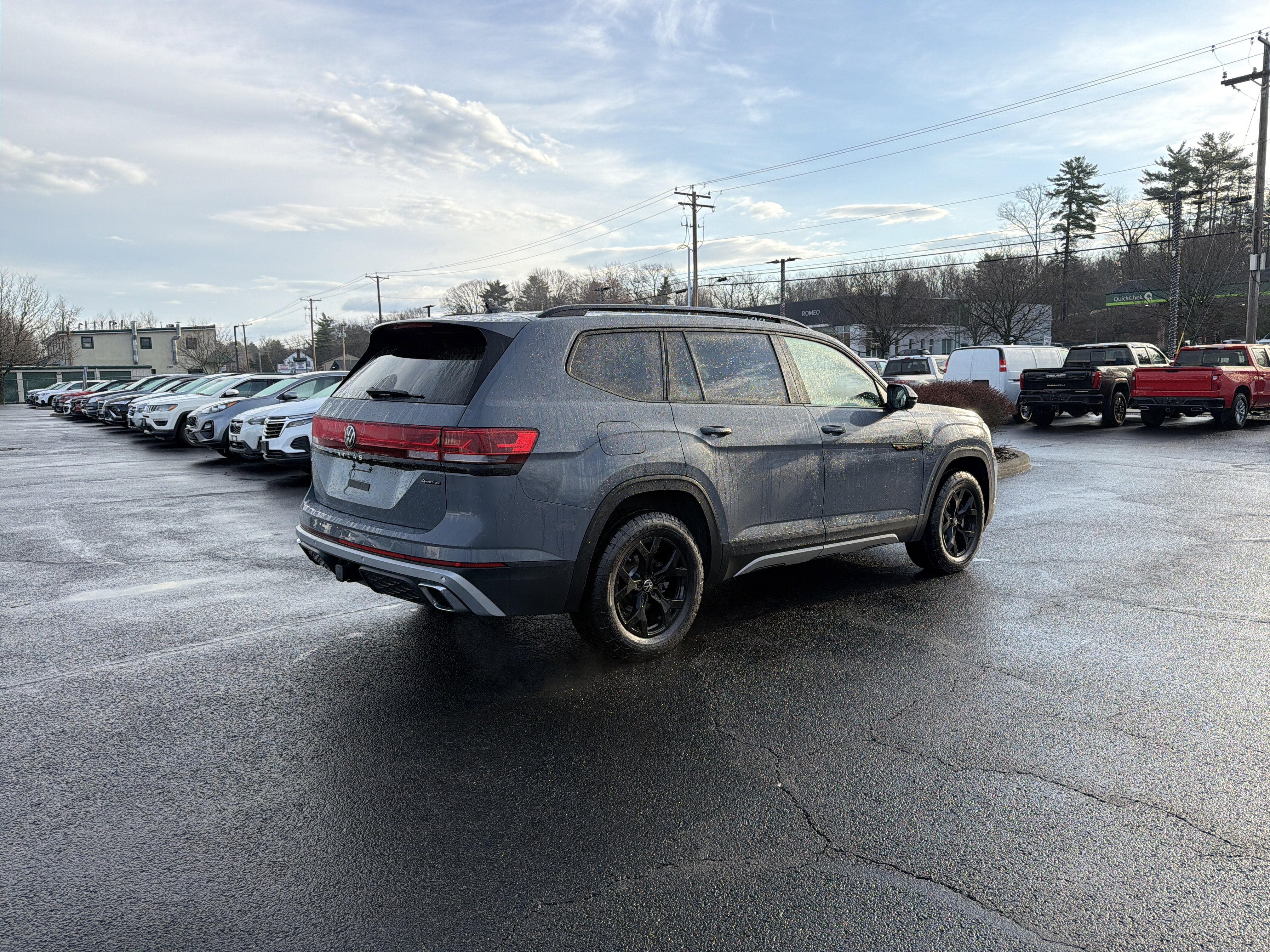 2024 Volkswagen Atlas 2.0T Peak Edition SE w/Technology
