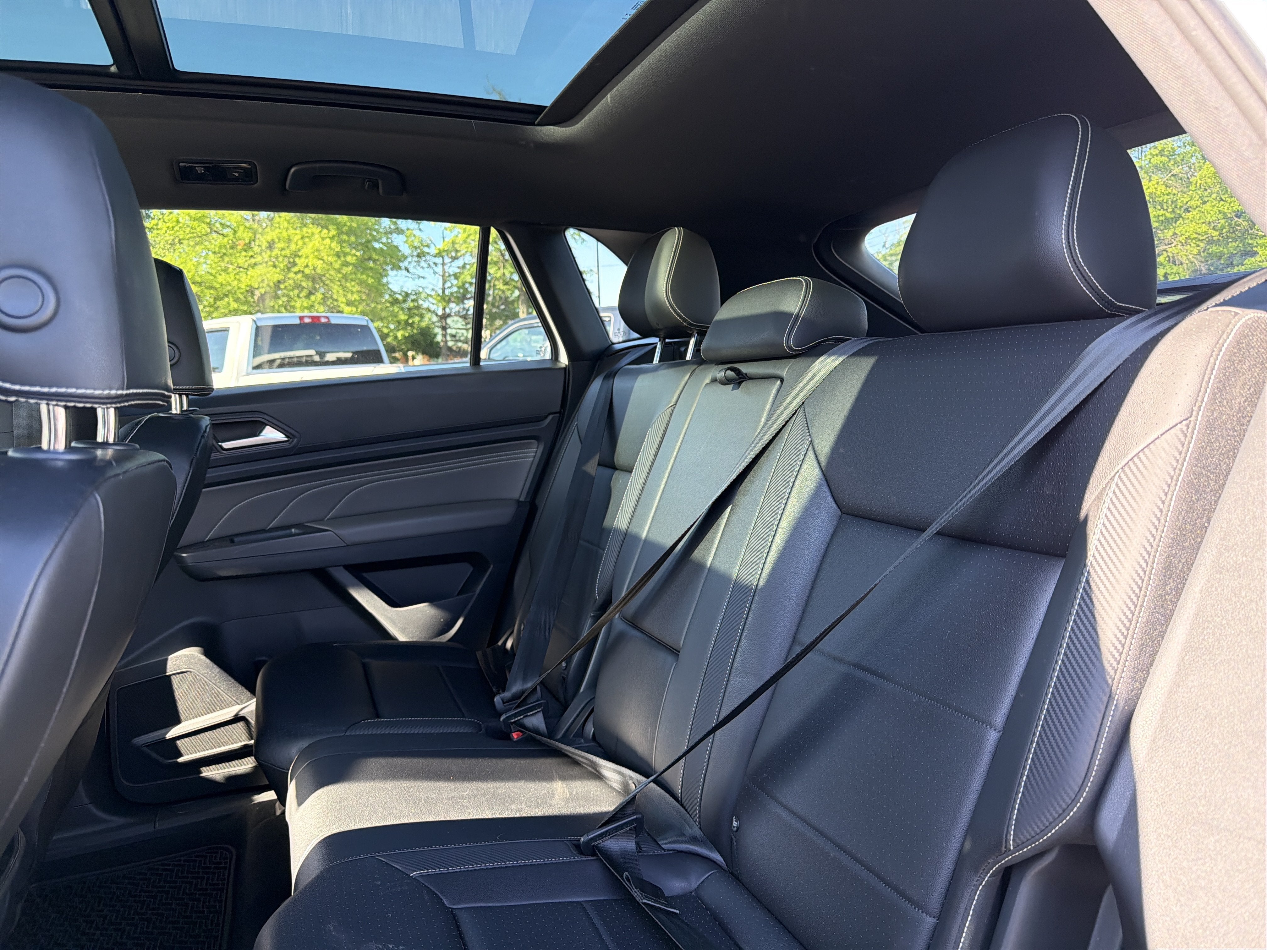 2023 Volkswagen Atlas Cross Sport 2.0T SEL R-Line Black
