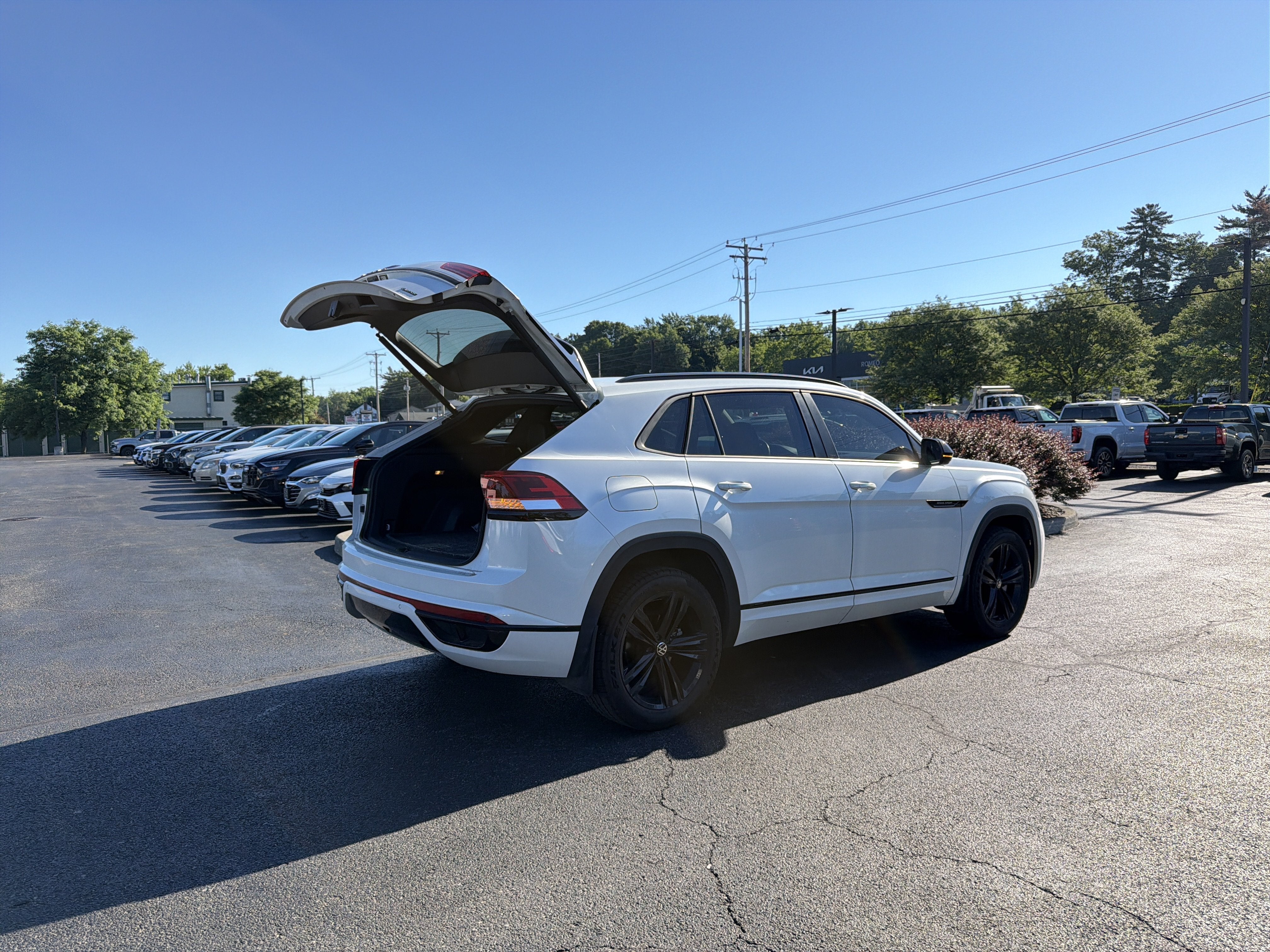 2023 Volkswagen Atlas Cross Sport 2.0T SEL R-Line Black