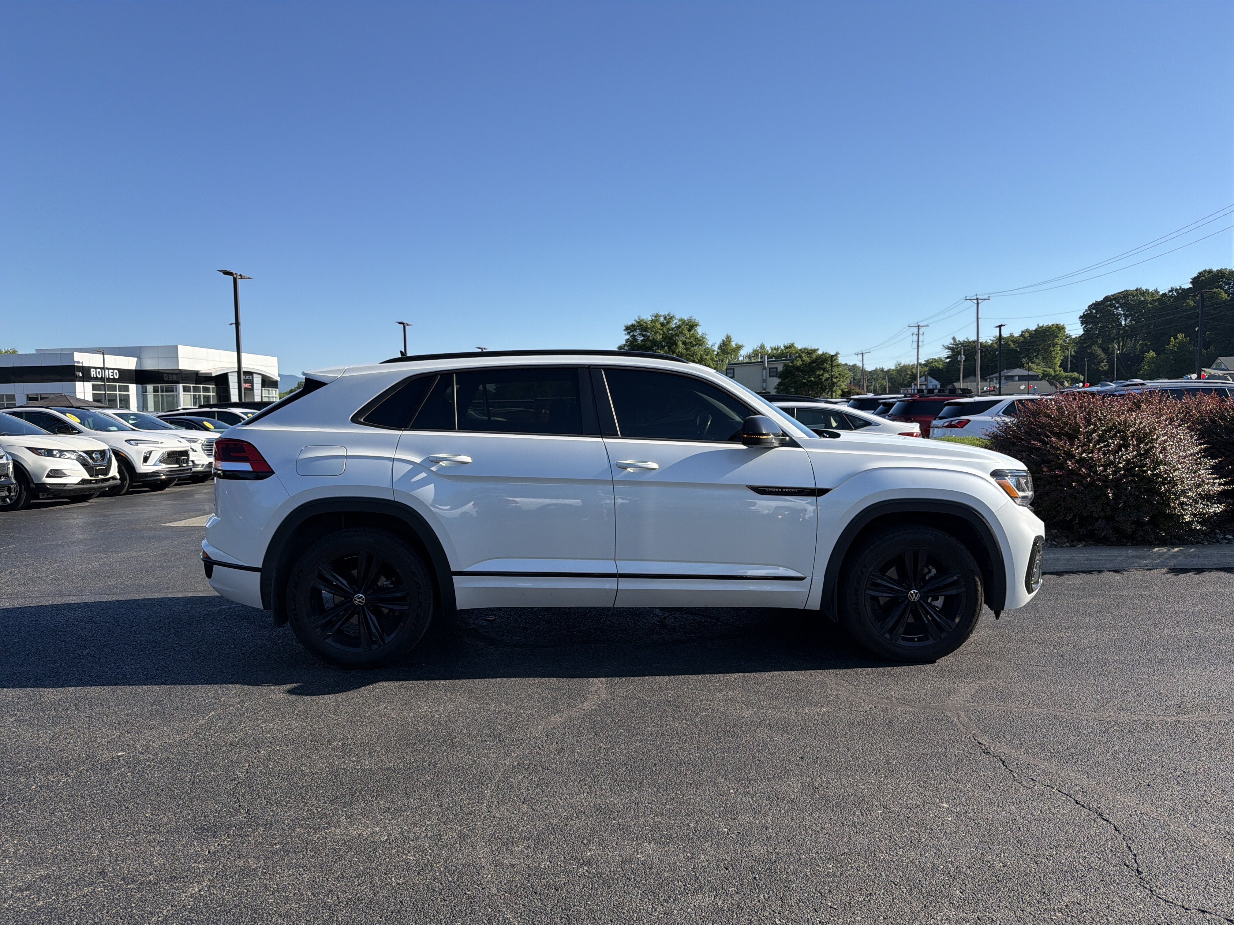 2023 Volkswagen Atlas Cross Sport 2.0T SEL R-Line Black