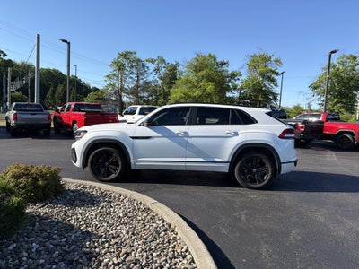2023 Volkswagen Atlas Cross Sport 2.0T SEL R-Line Black