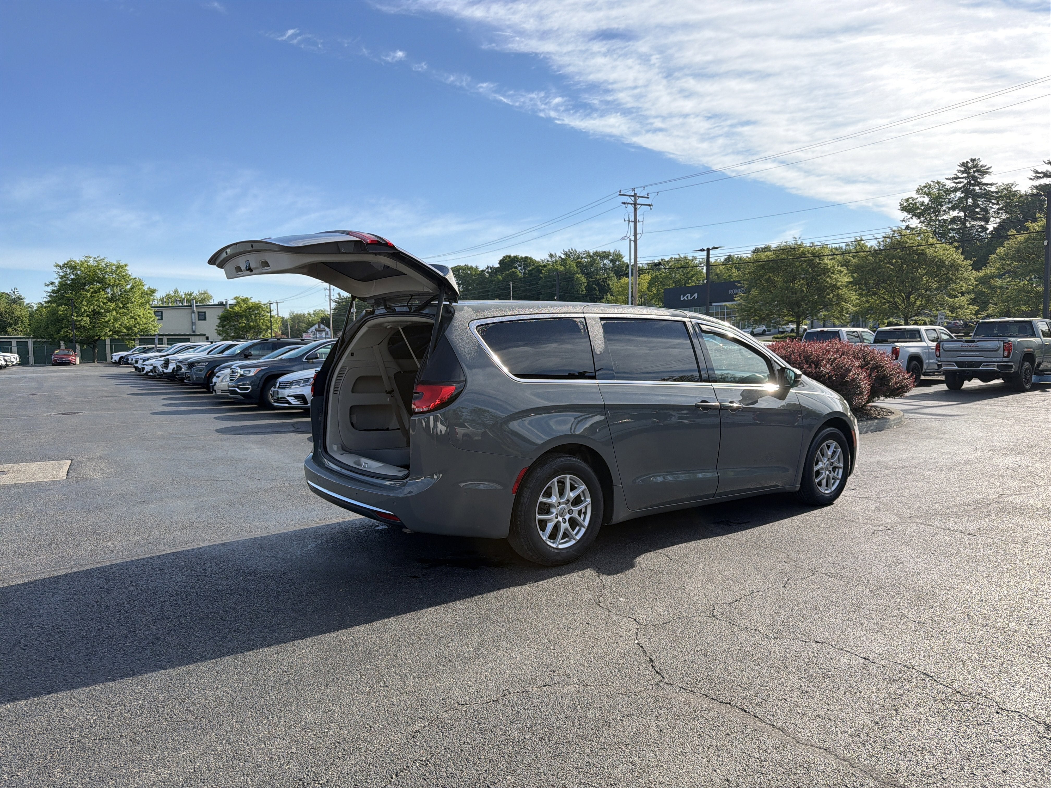 2023 Chrysler Pacifica Touring L
