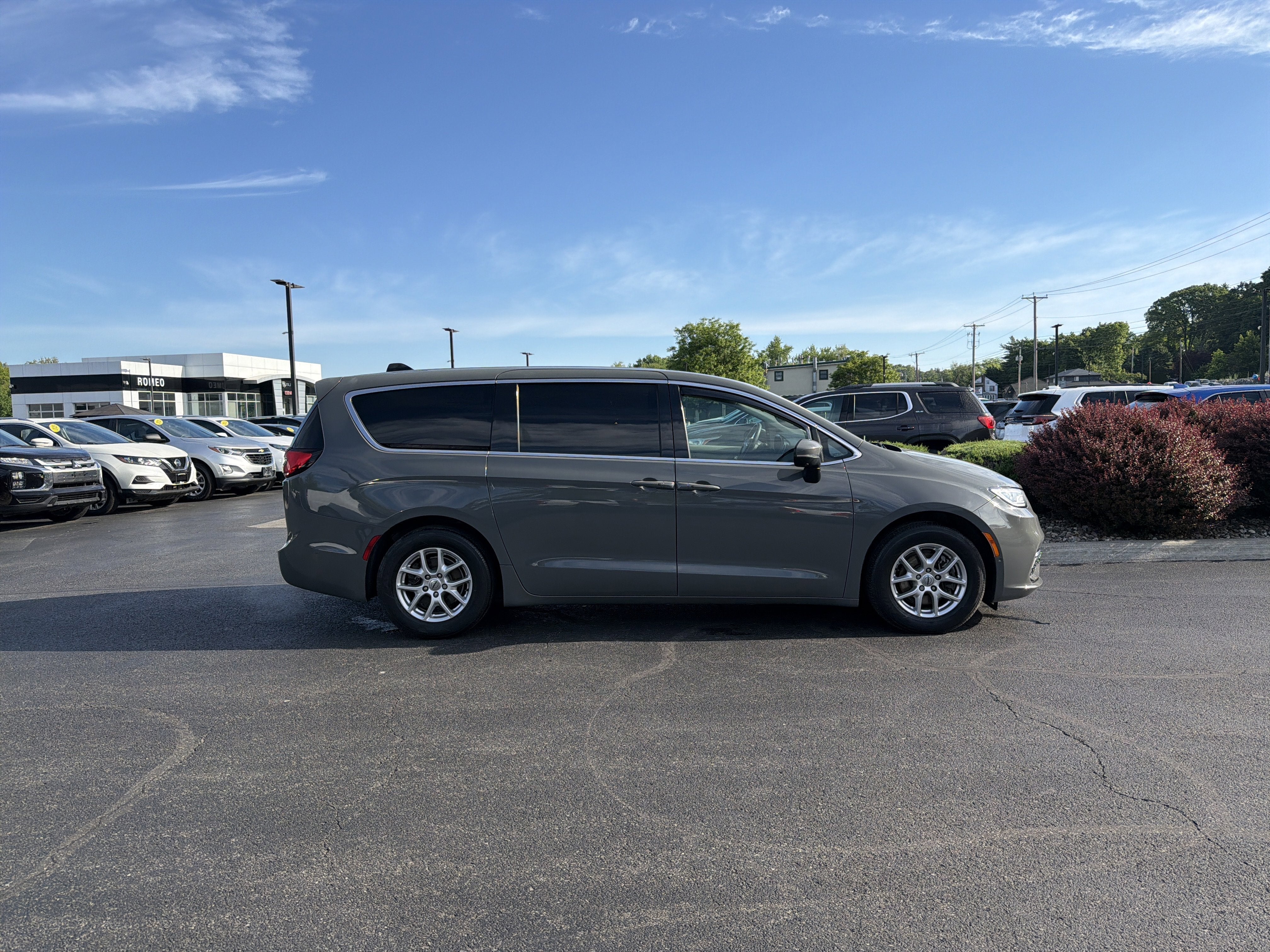 2023 Chrysler Pacifica Touring L